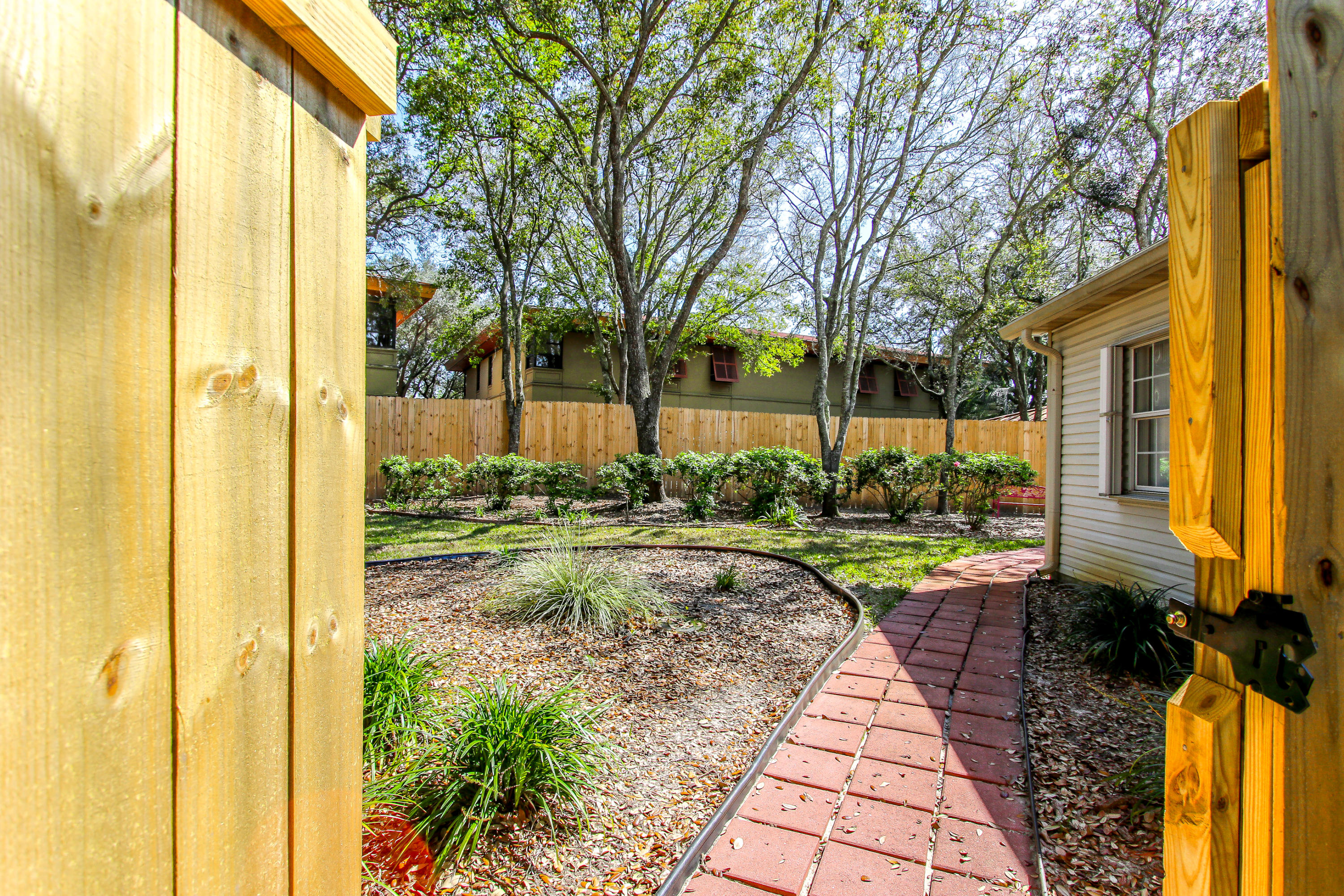 SHALIMAR COMMONS - Residential