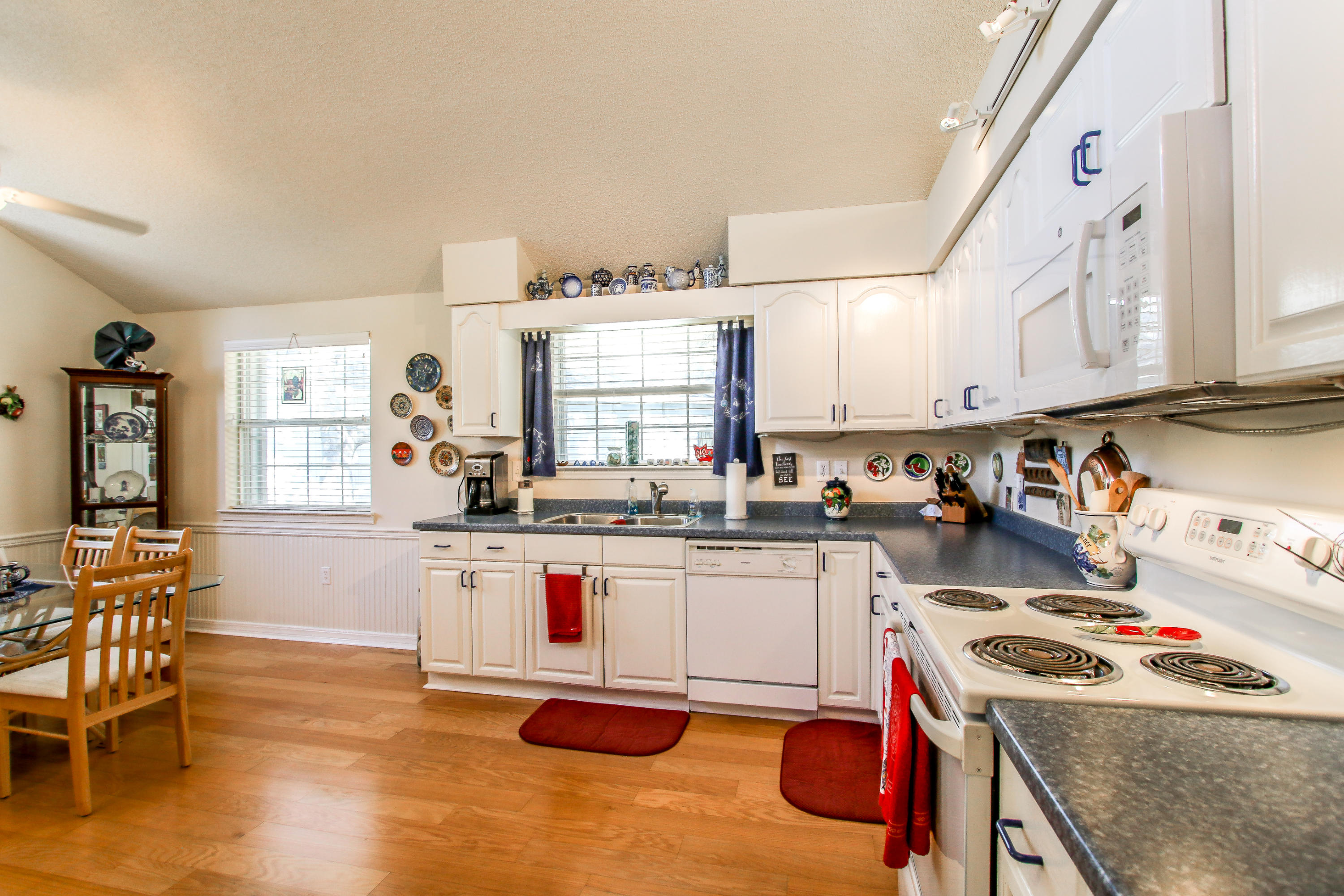 SHALIMAR COMMONS - Residential