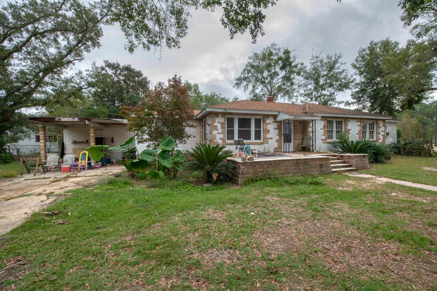 **SHORT SALE APPROVED** Great opportunity to own this property located in East Milton. Just minutes away from the public boat launch. Will need work and updates. It could make a great investment or a great owner occupied once project is completed. Due to the work needed, property may not qualify for some financing.