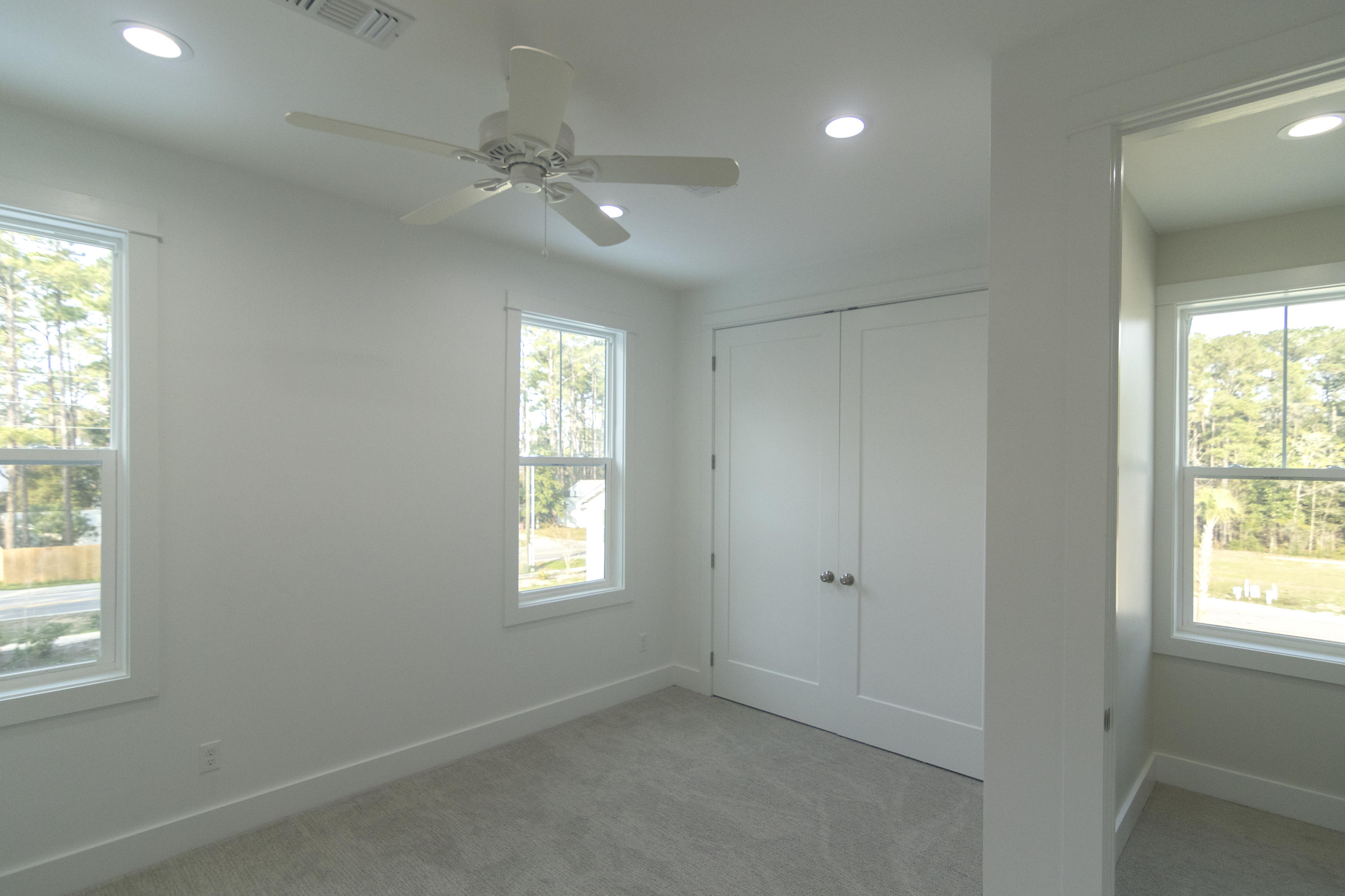 LIGHTHOUSE POINTE - Residential