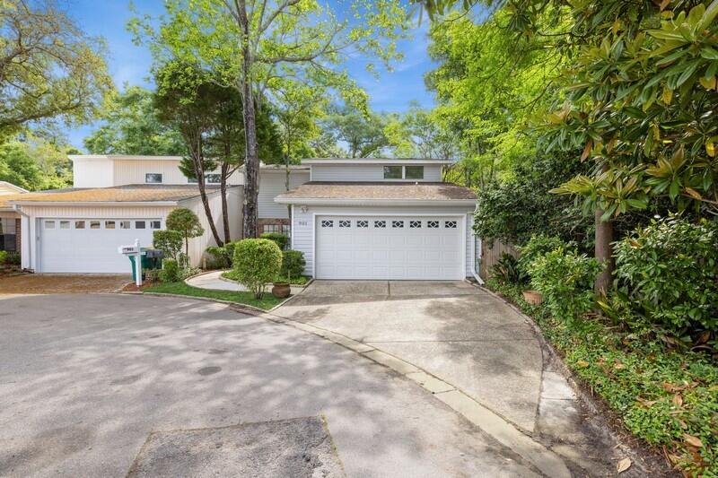 DONLABROOK GARDYNS - Residential