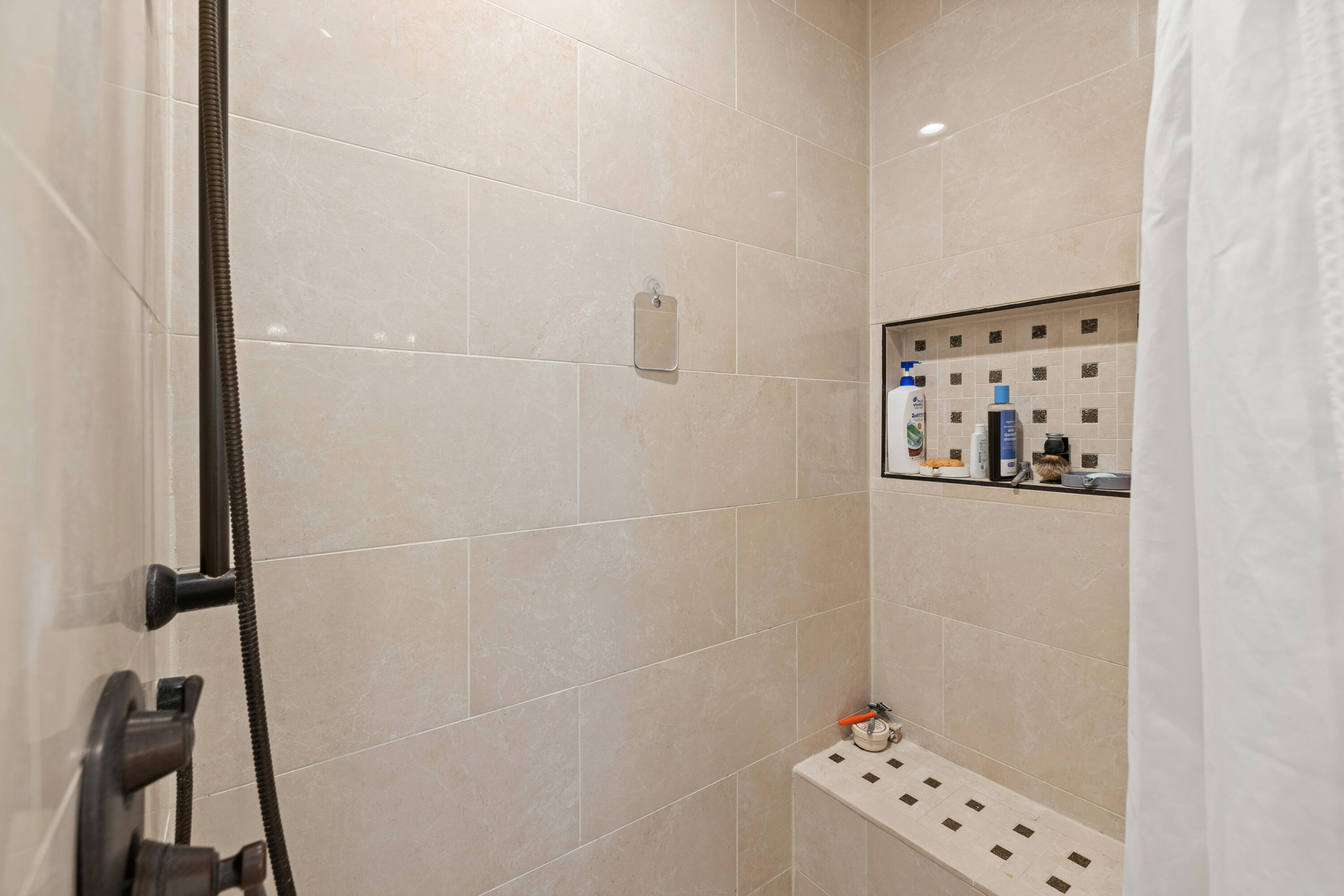 WINDWARD PH 4 - Residential