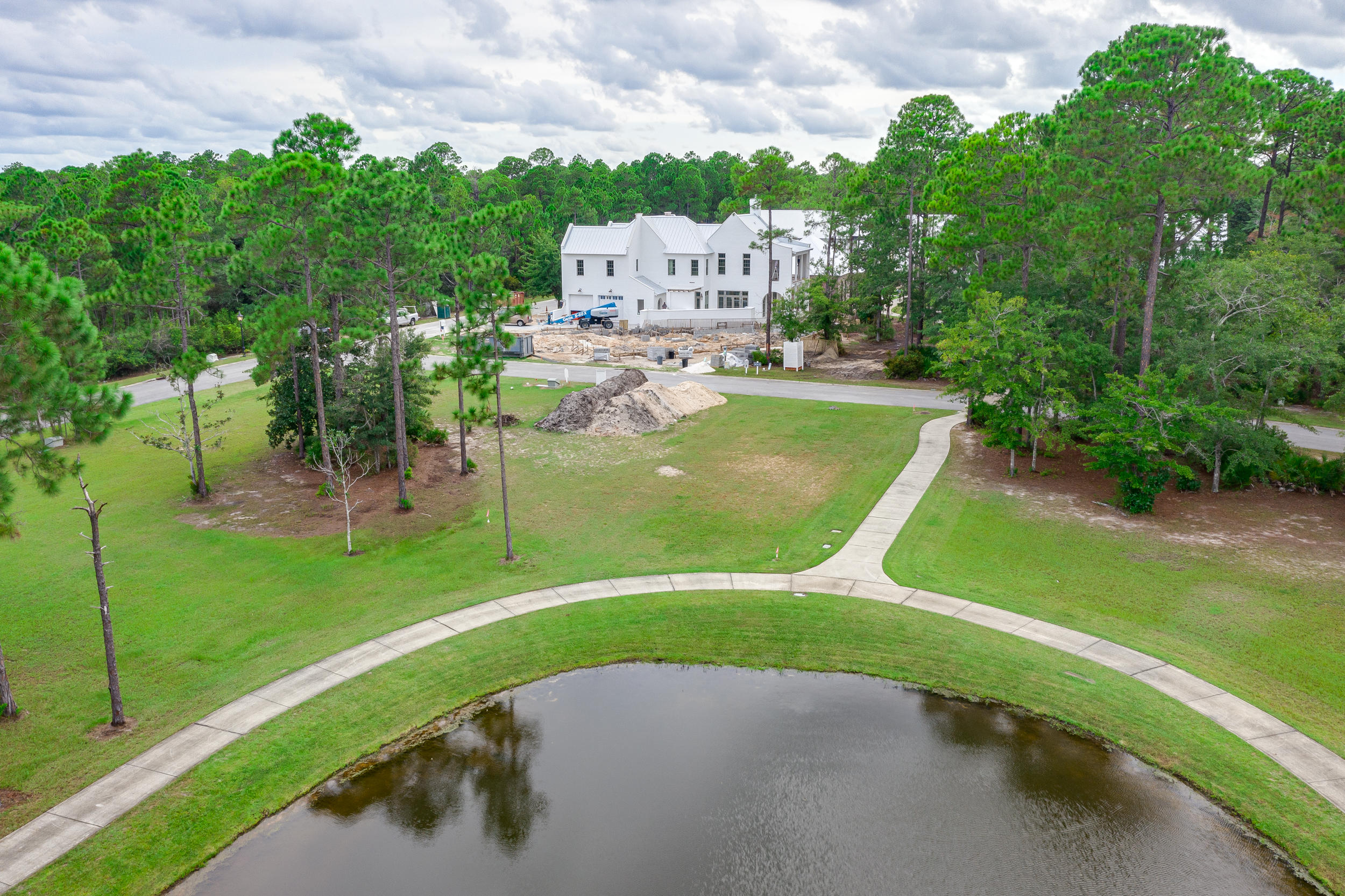 CHURCHILL OAKS - Residential