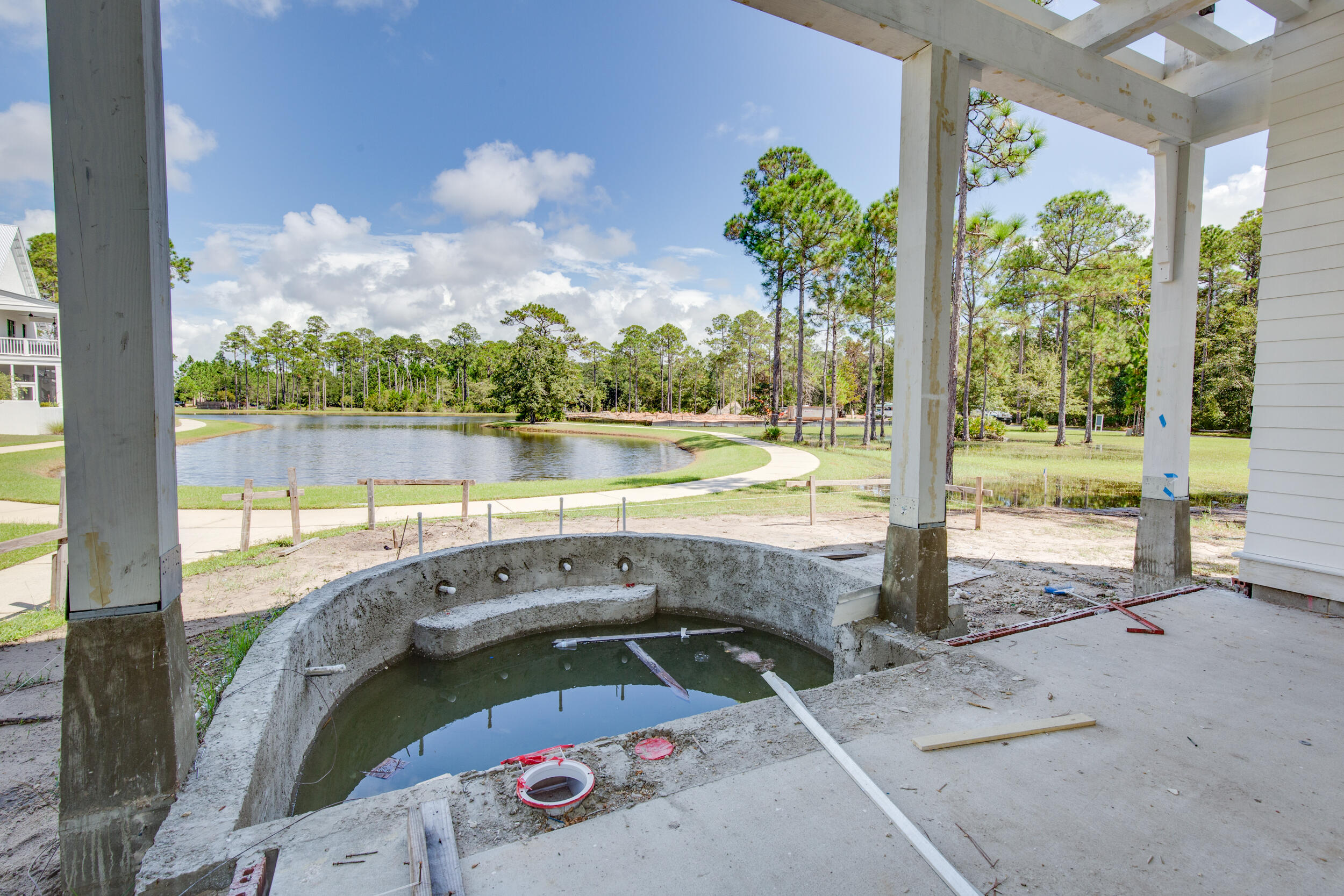 CHURCHILL OAKS - Residential