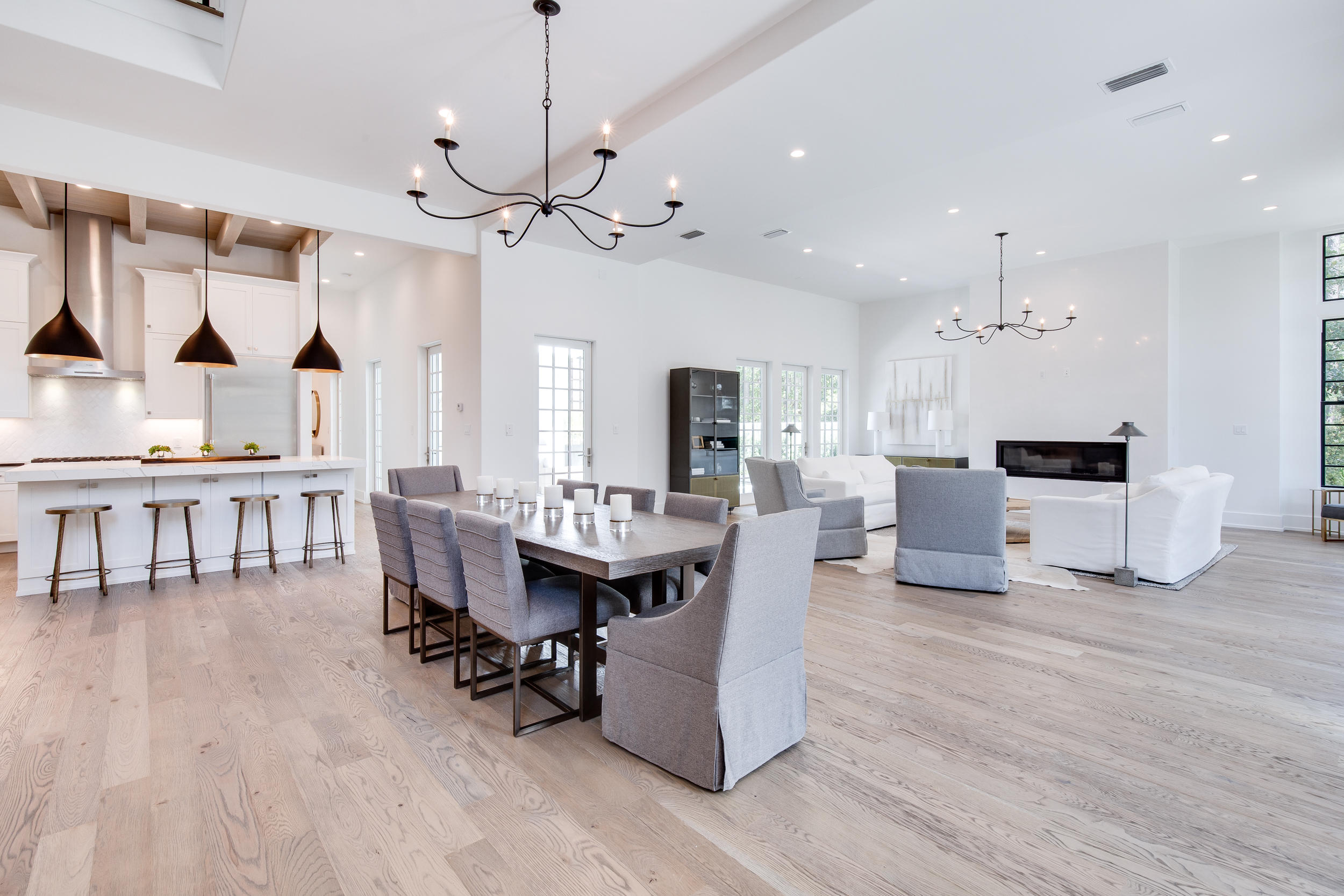 CHURCHILL OAKS - Residential