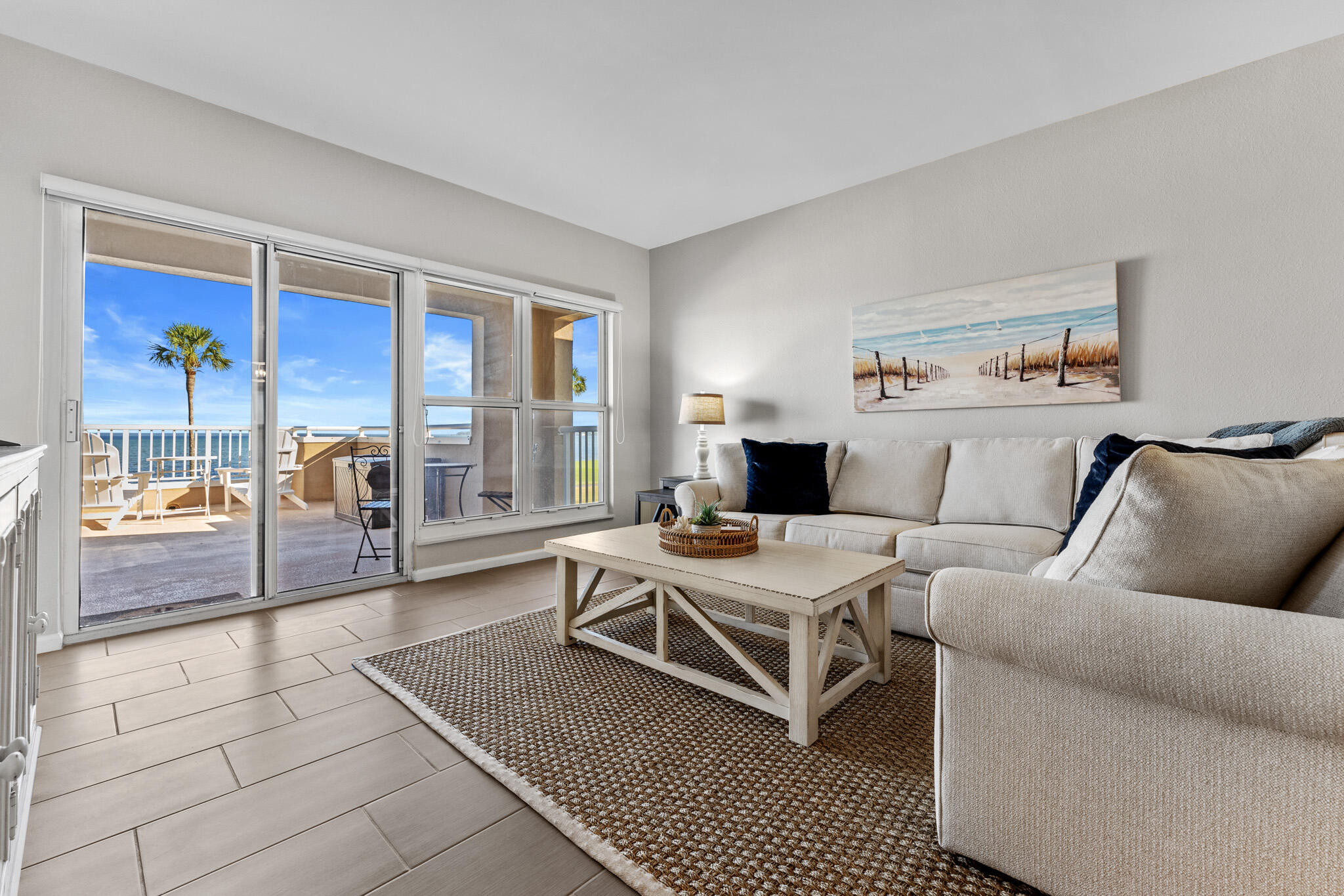 PLAYERS CLUB ON THE BAY THE - Residential