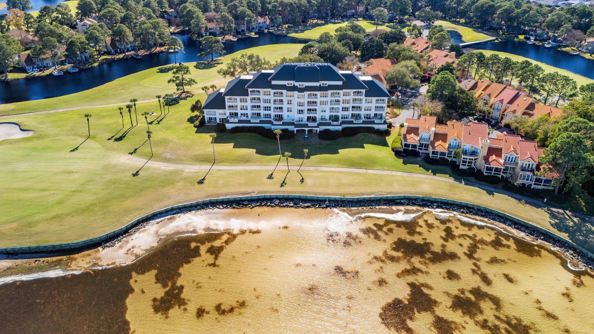 PLAYERS CLUB ON THE BAY THE - Residential