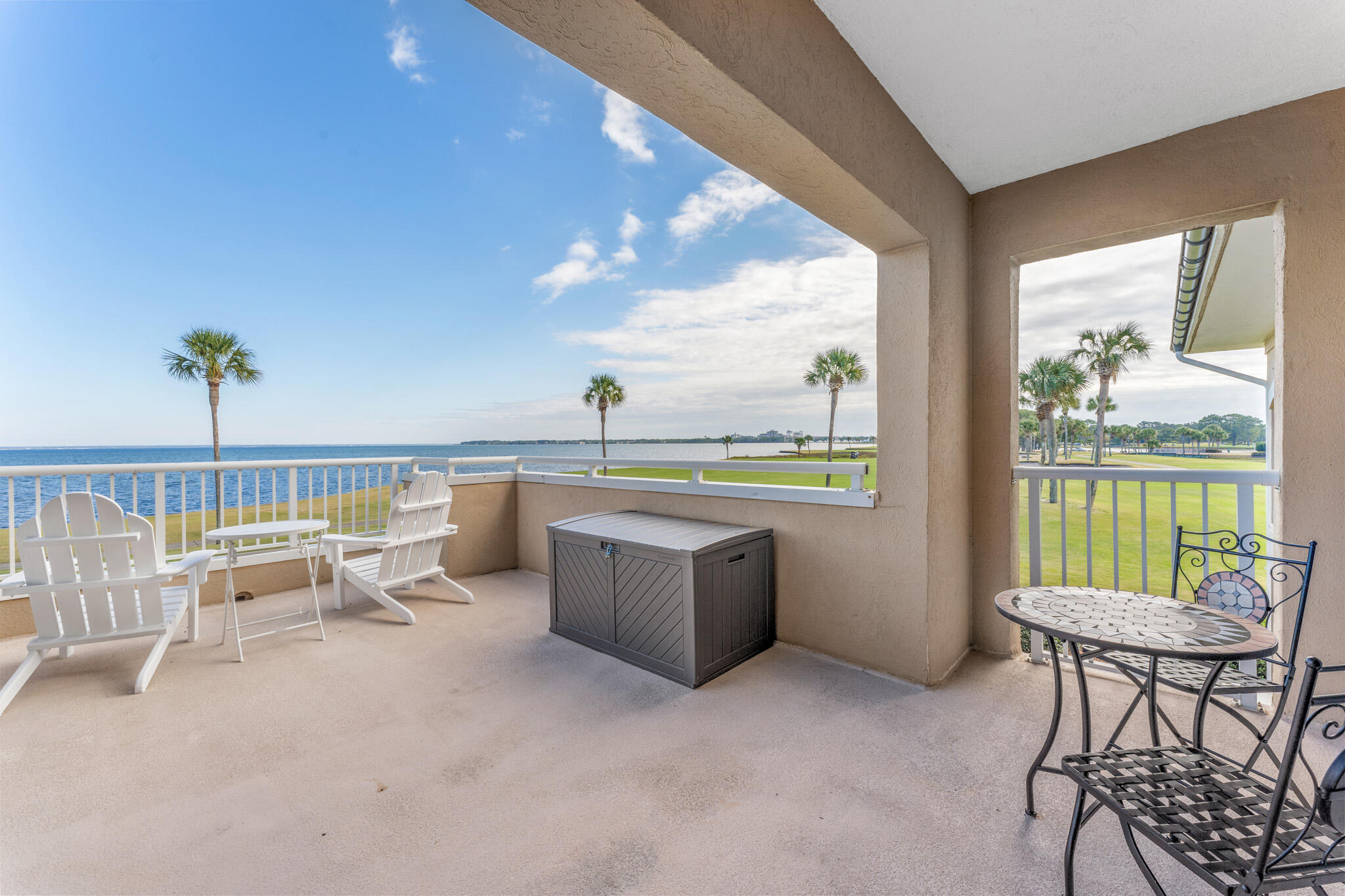 PLAYERS CLUB ON THE BAY THE - Residential