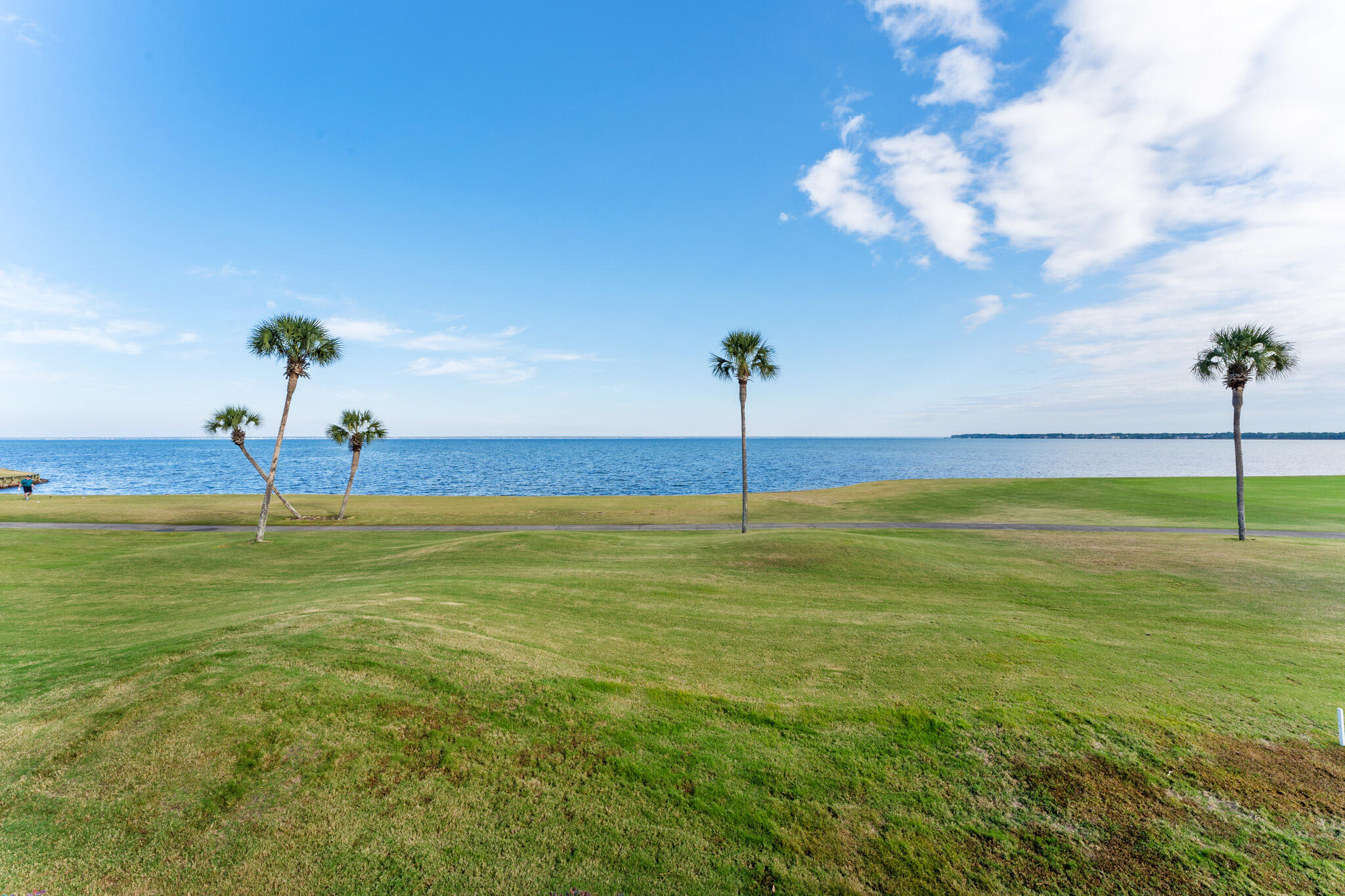 PLAYERS CLUB ON THE BAY THE - Residential