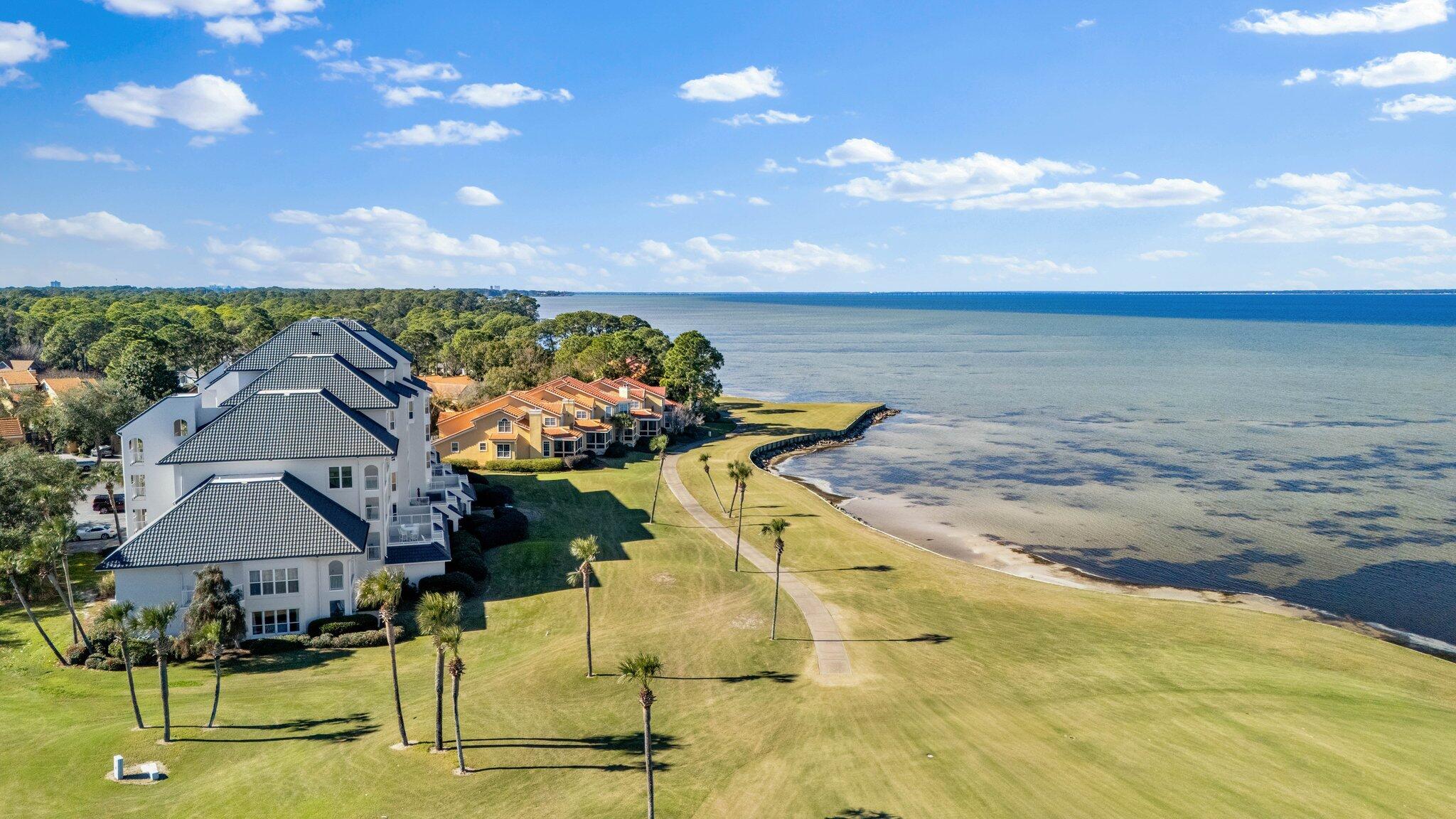 PLAYERS CLUB ON THE BAY THE - Residential
