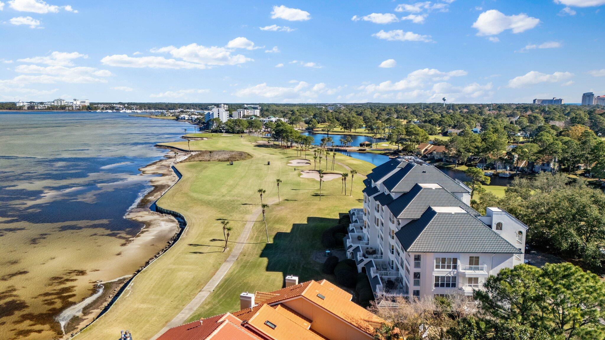 PLAYERS CLUB ON THE BAY THE - Residential