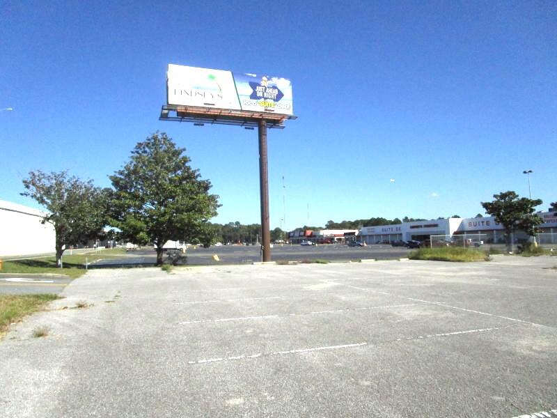 NO RECORDED SUBDIVISION - Land