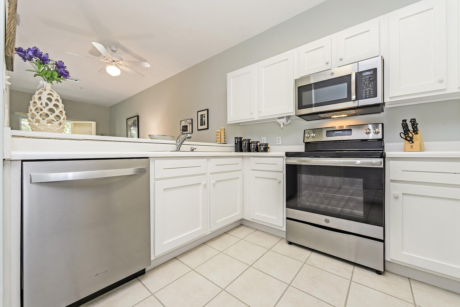 HERONS WATCH CONDO PH 2 - Residential