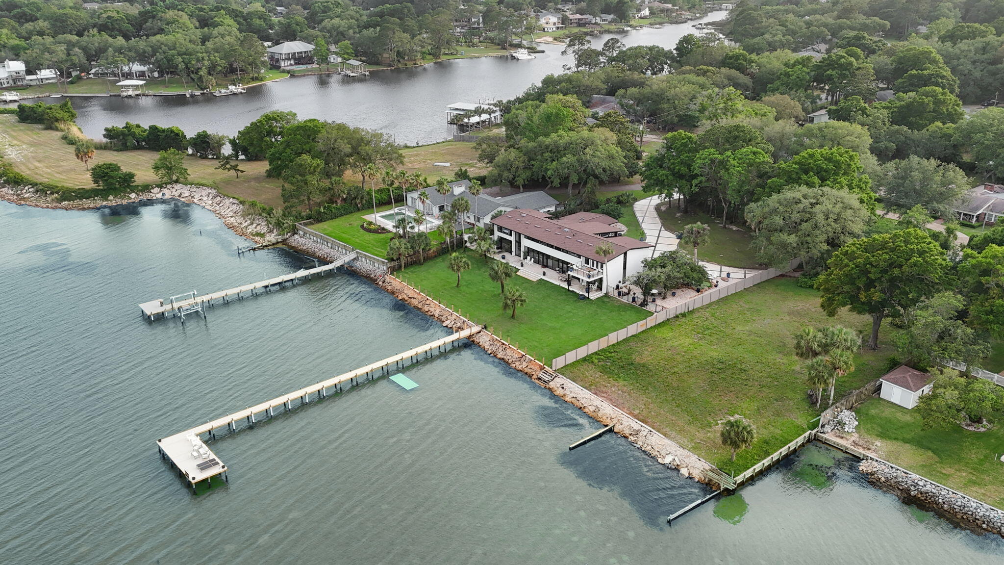 ELLIOTTS POINT 10TH ADDN - Residential