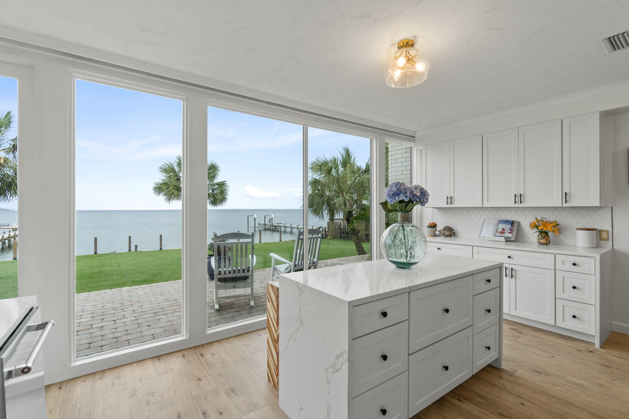 ELLIOTTS POINT 10TH ADDN - Residential