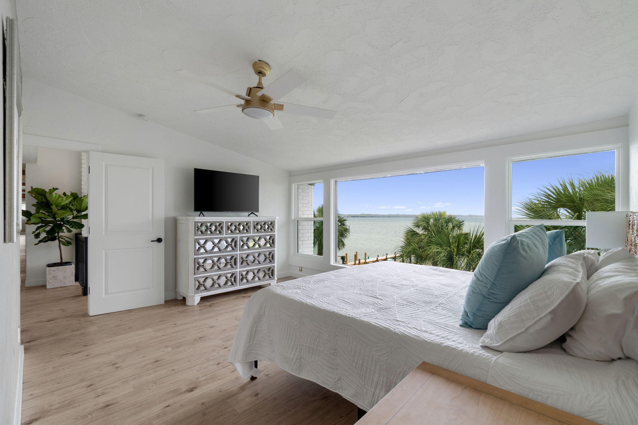 ELLIOTTS POINT 10TH ADDN - Residential