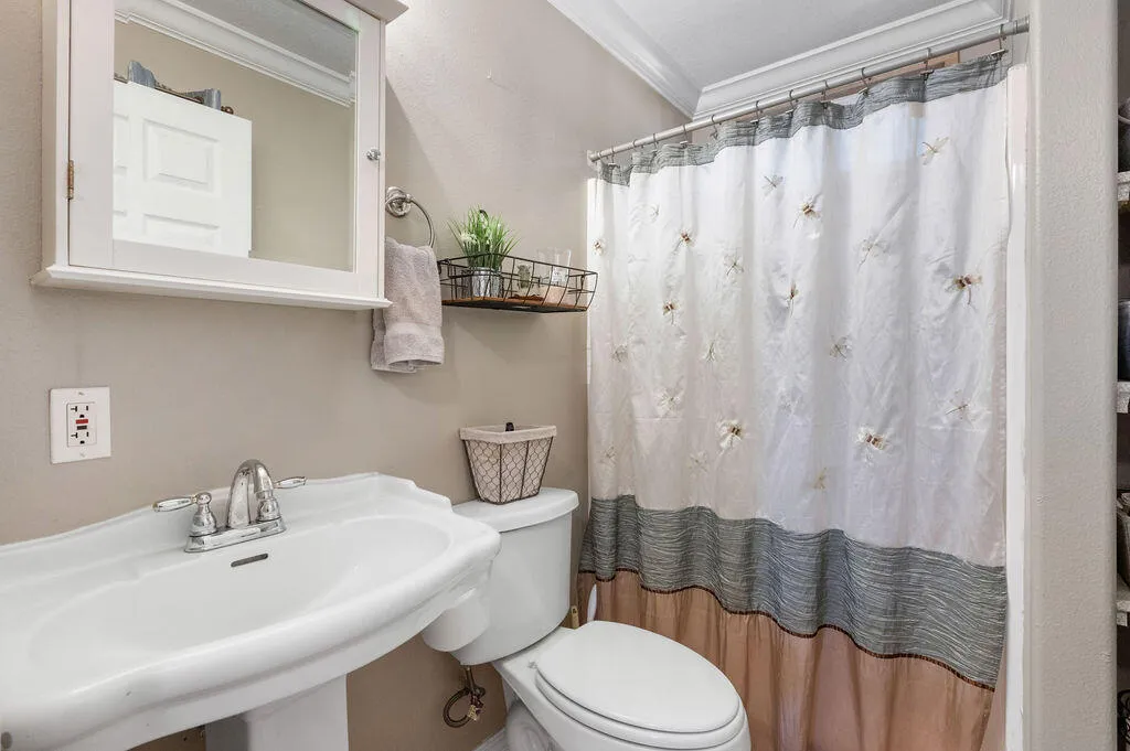 Niceville, Florida 32578, United States, 4 Bedrooms Bedrooms, ,3 BathroomsBathrooms,Residential,Active,21220