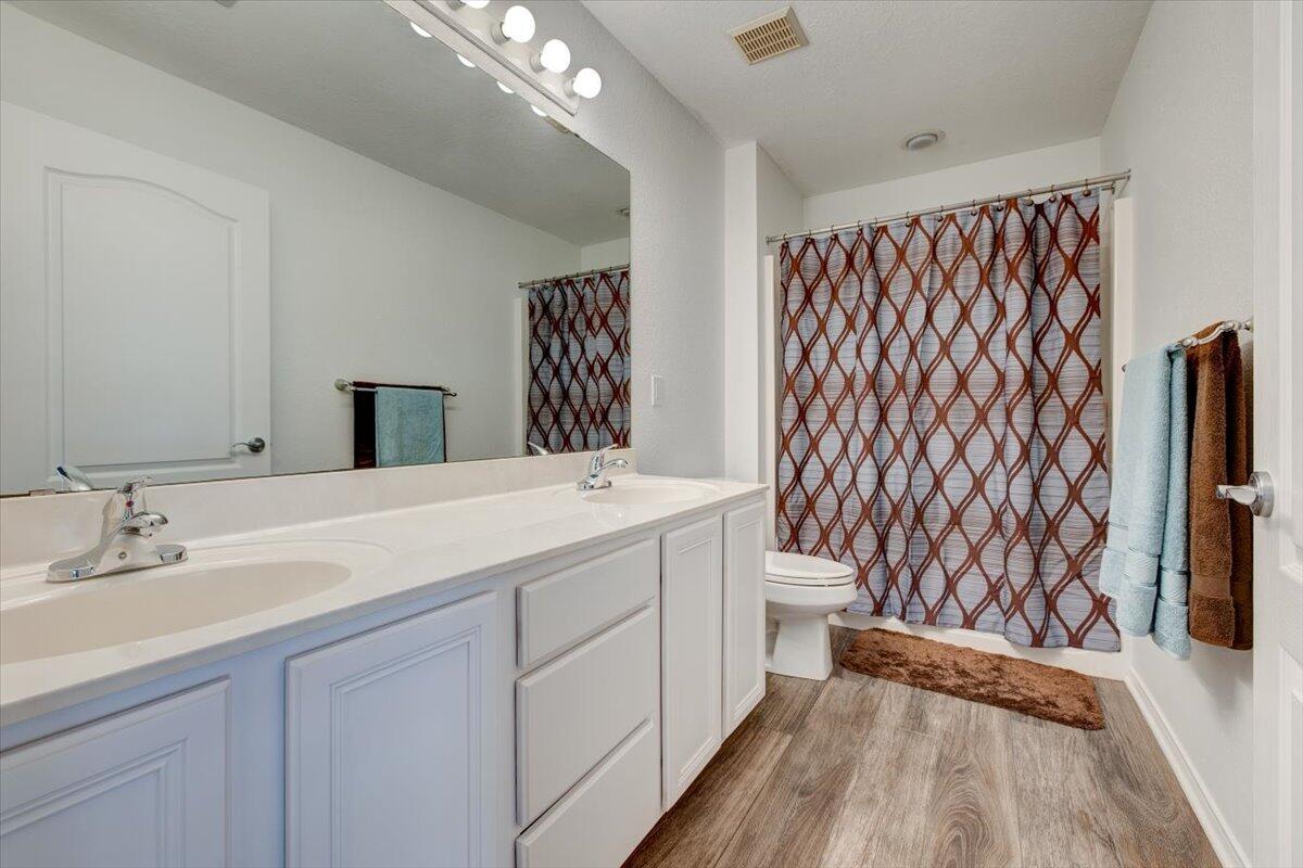 EMERALD LAKES PH 1 - Residential