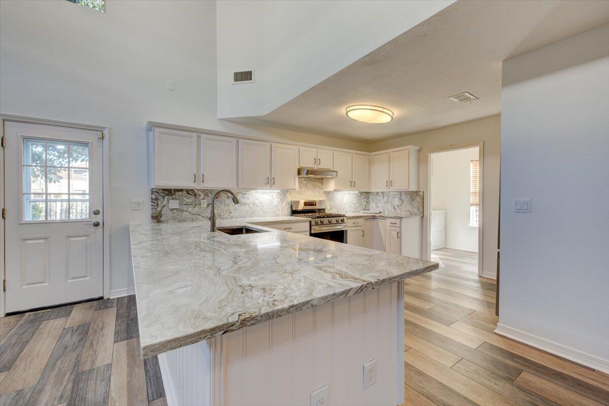 EMERALD LAKES PH 1 - Residential