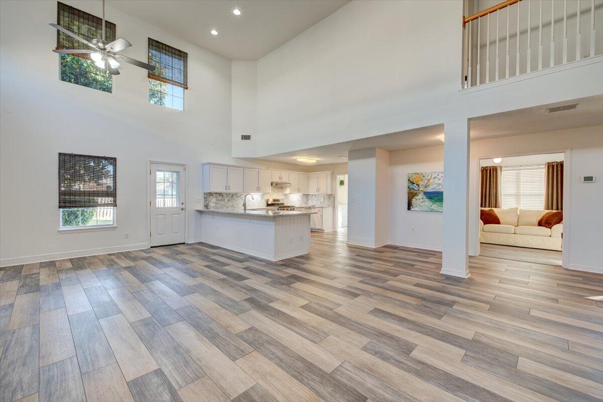 EMERALD LAKES PH 1 - Residential