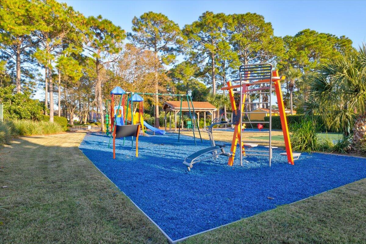 EMERALD LAKES PH 1 - Residential