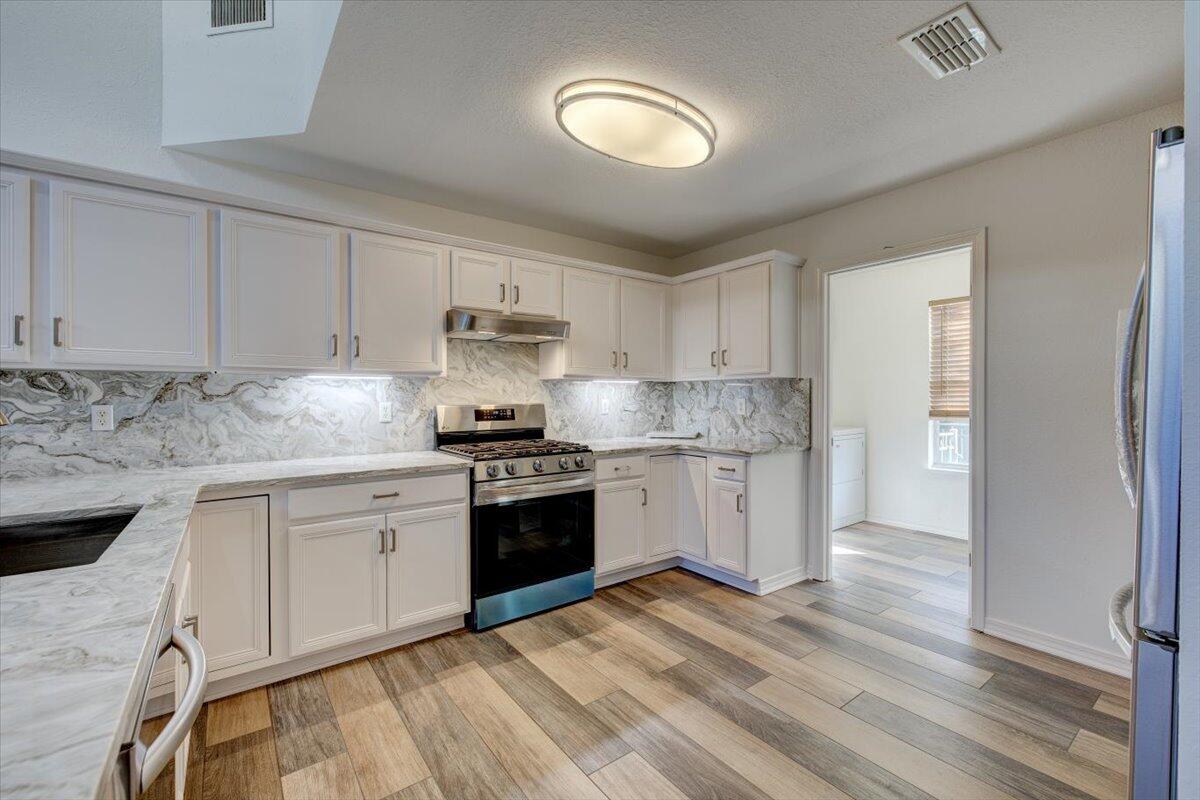 EMERALD LAKES PH 1 - Residential