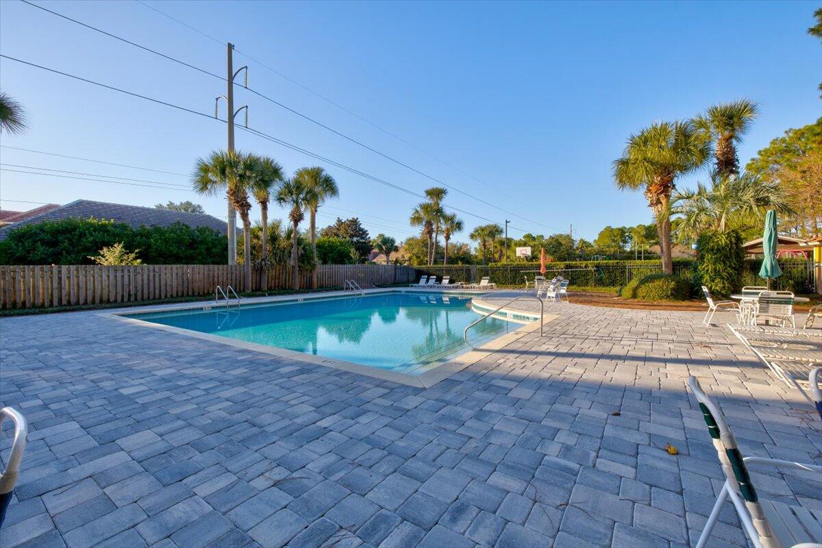 EMERALD LAKES PH 1 - Residential