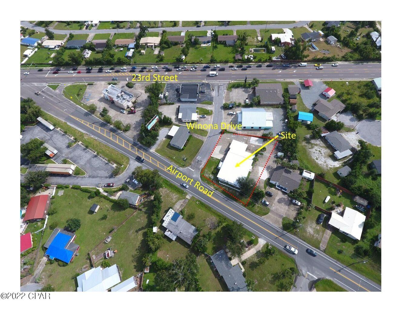 Main image without alt text