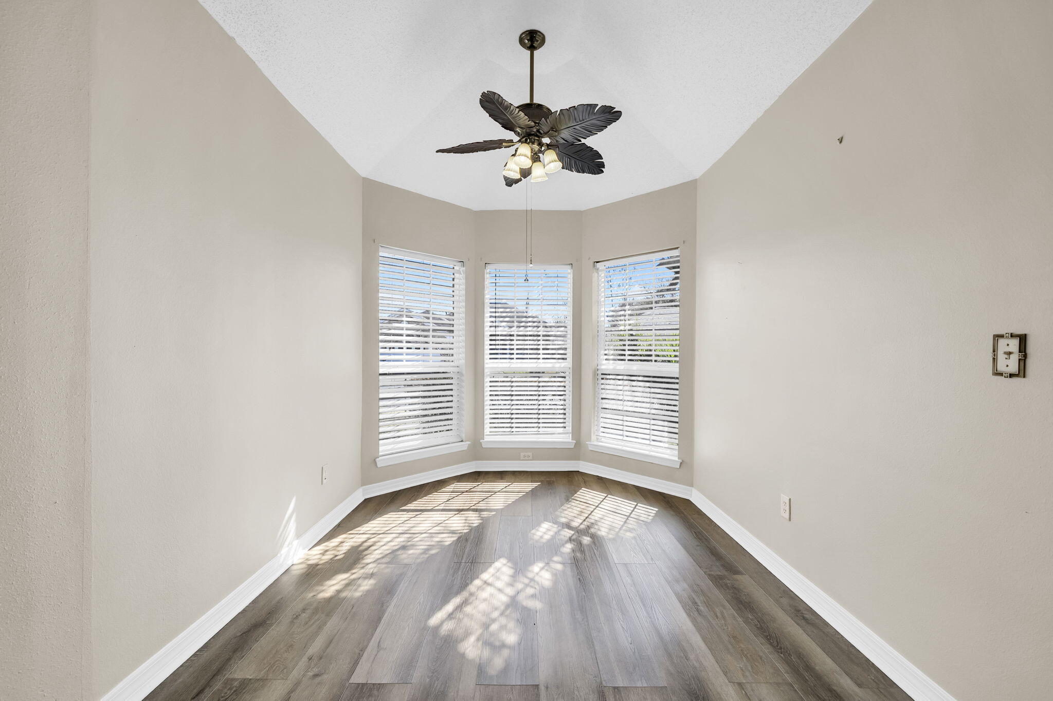 BRIDGEPORT COLONY - Residential