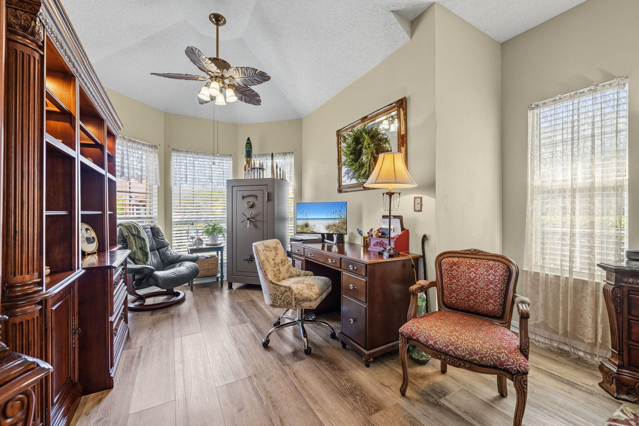 BRIDGEPORT COLONY - Residential
