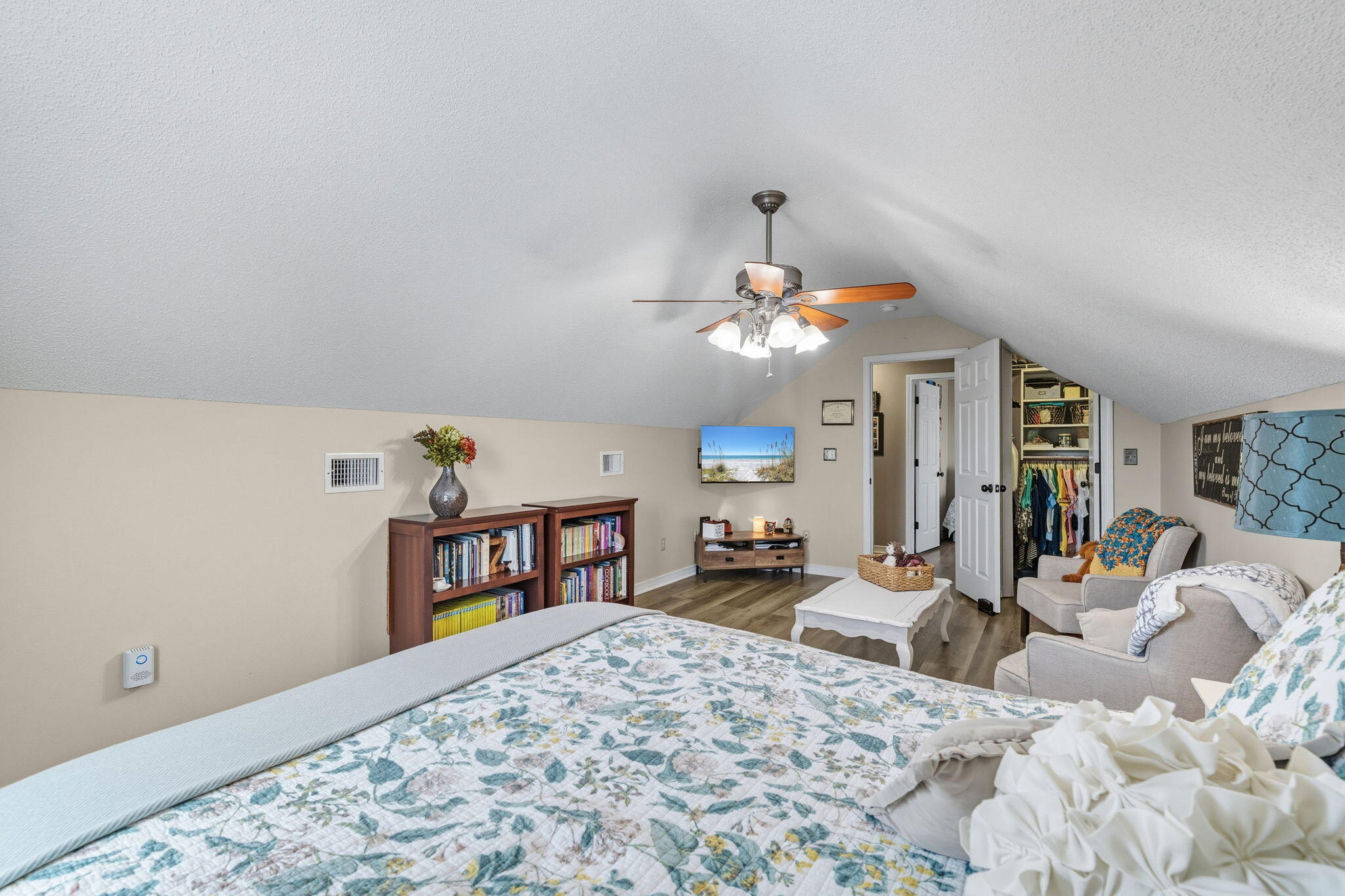 BRIDGEPORT COLONY - Residential