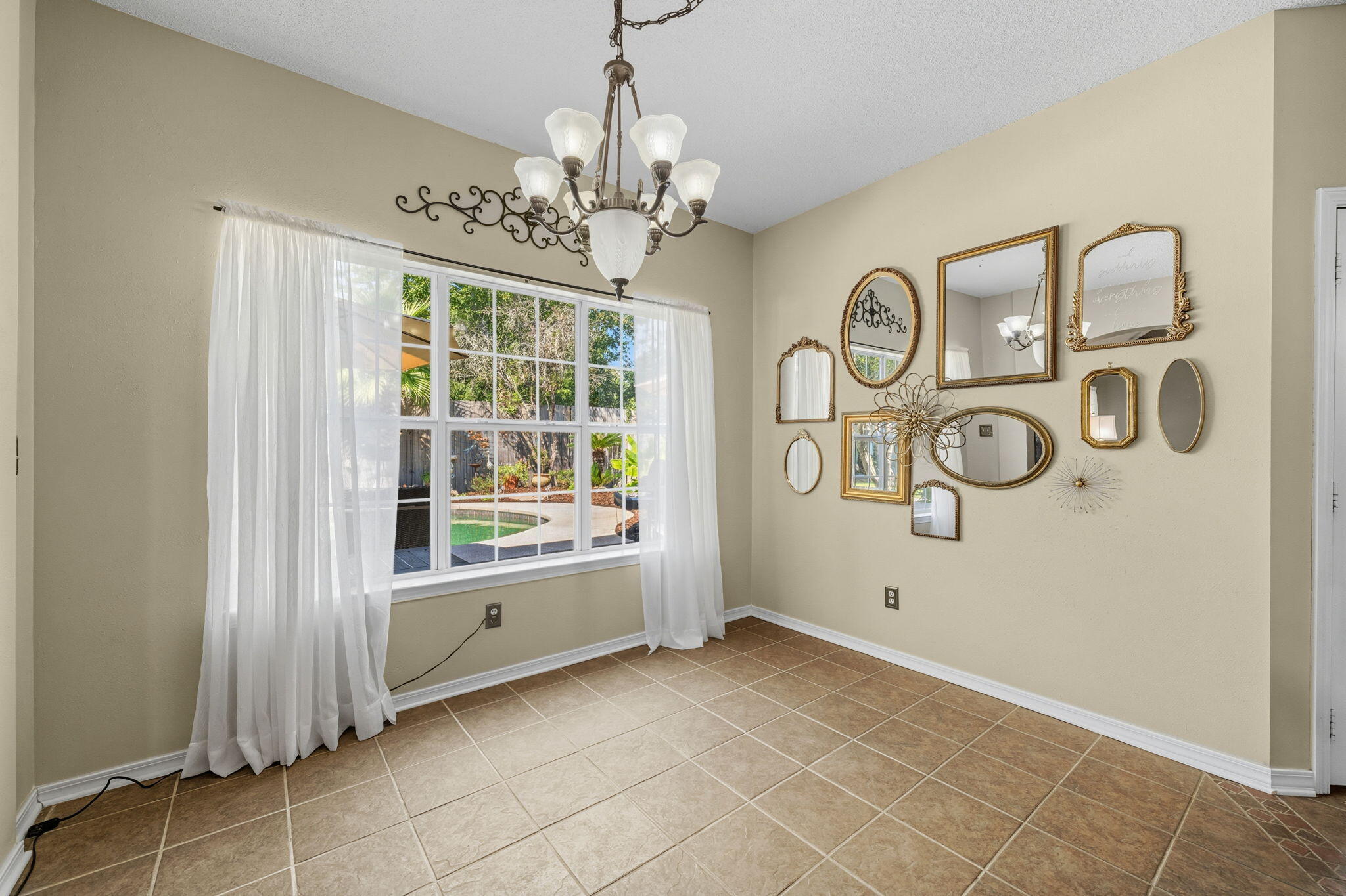 BRIDGEPORT COLONY - Residential
