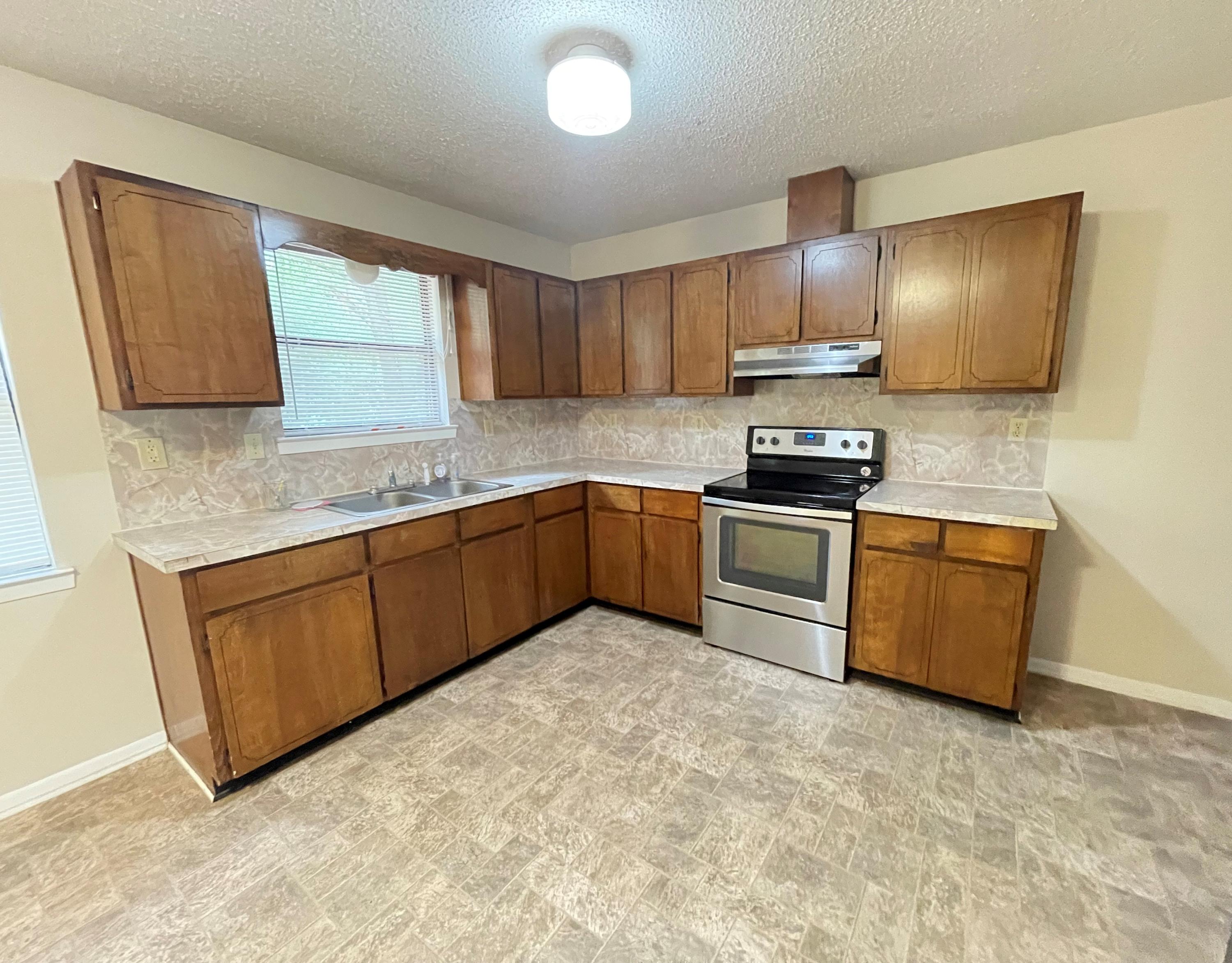 MORRIS ADDN TO CRESTVIEW - Residential Lease