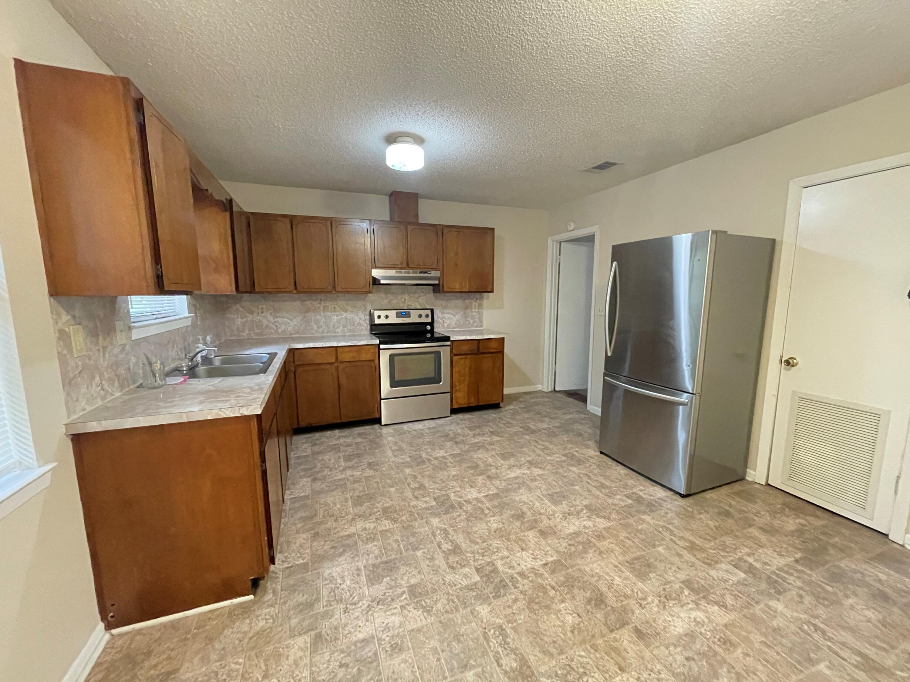 MORRIS ADDN TO CRESTVIEW - Residential Lease