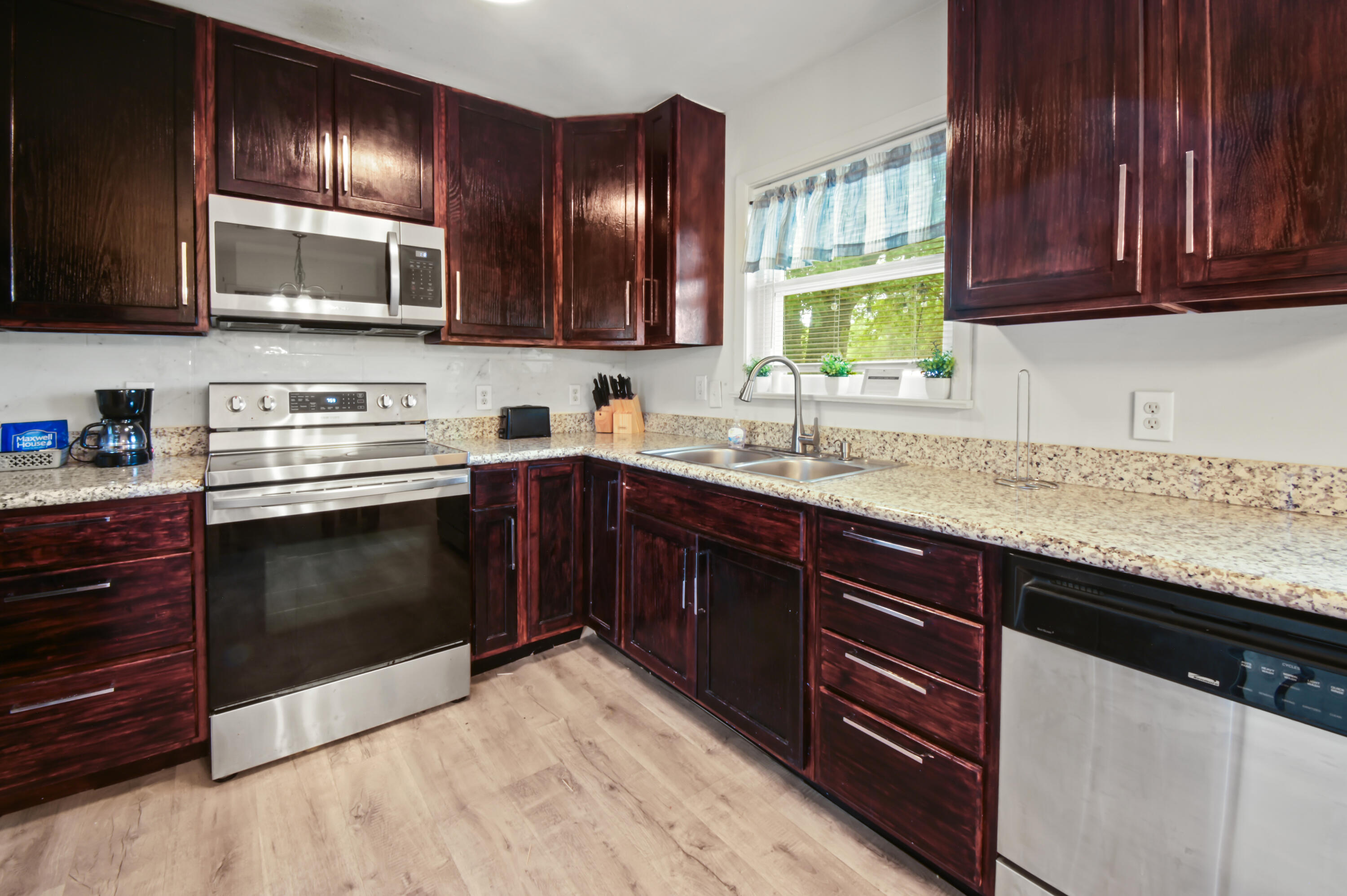THORNTON PLACE - Residential