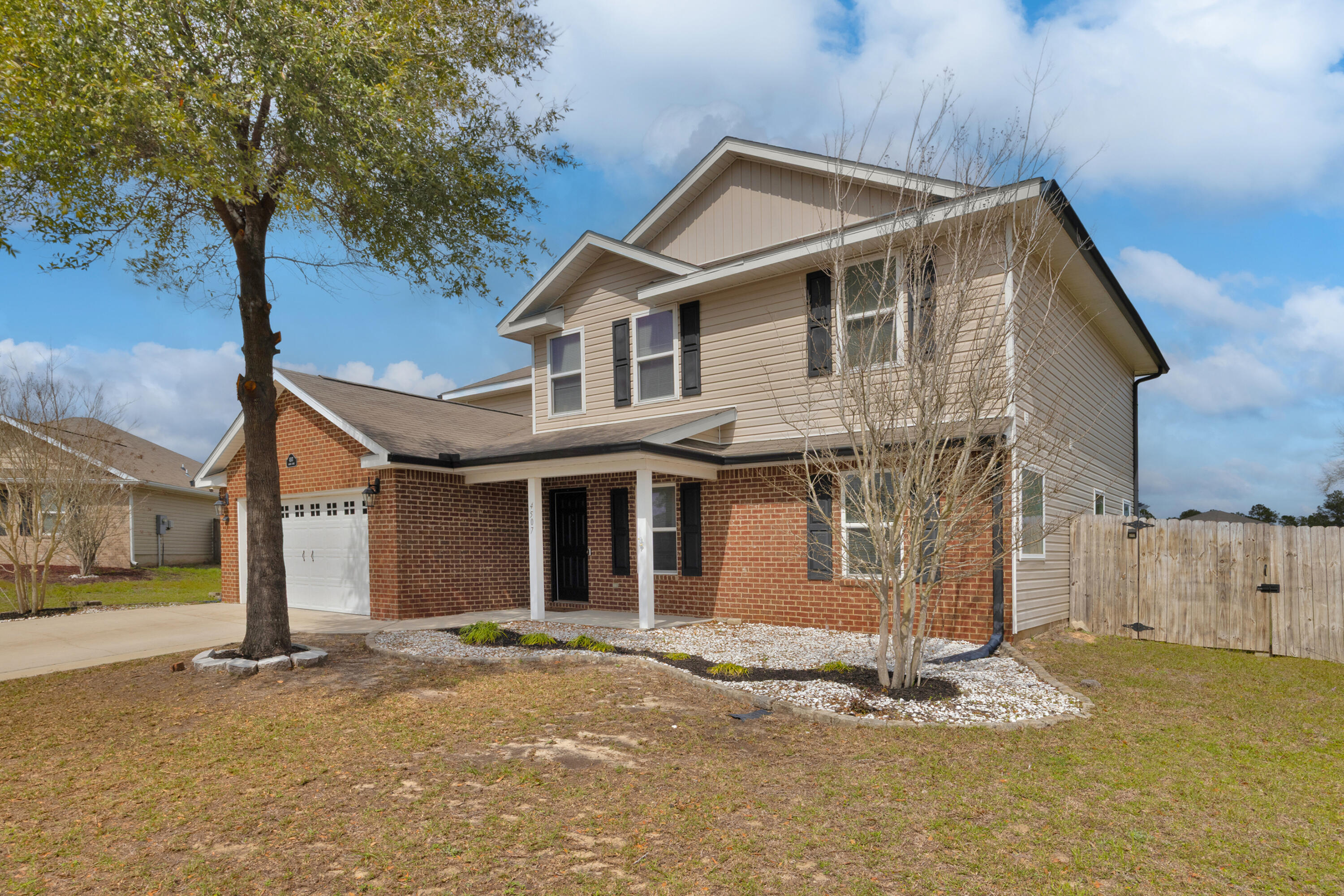 PARTRIDGE HILLS LOT 21 BLK E - Residential