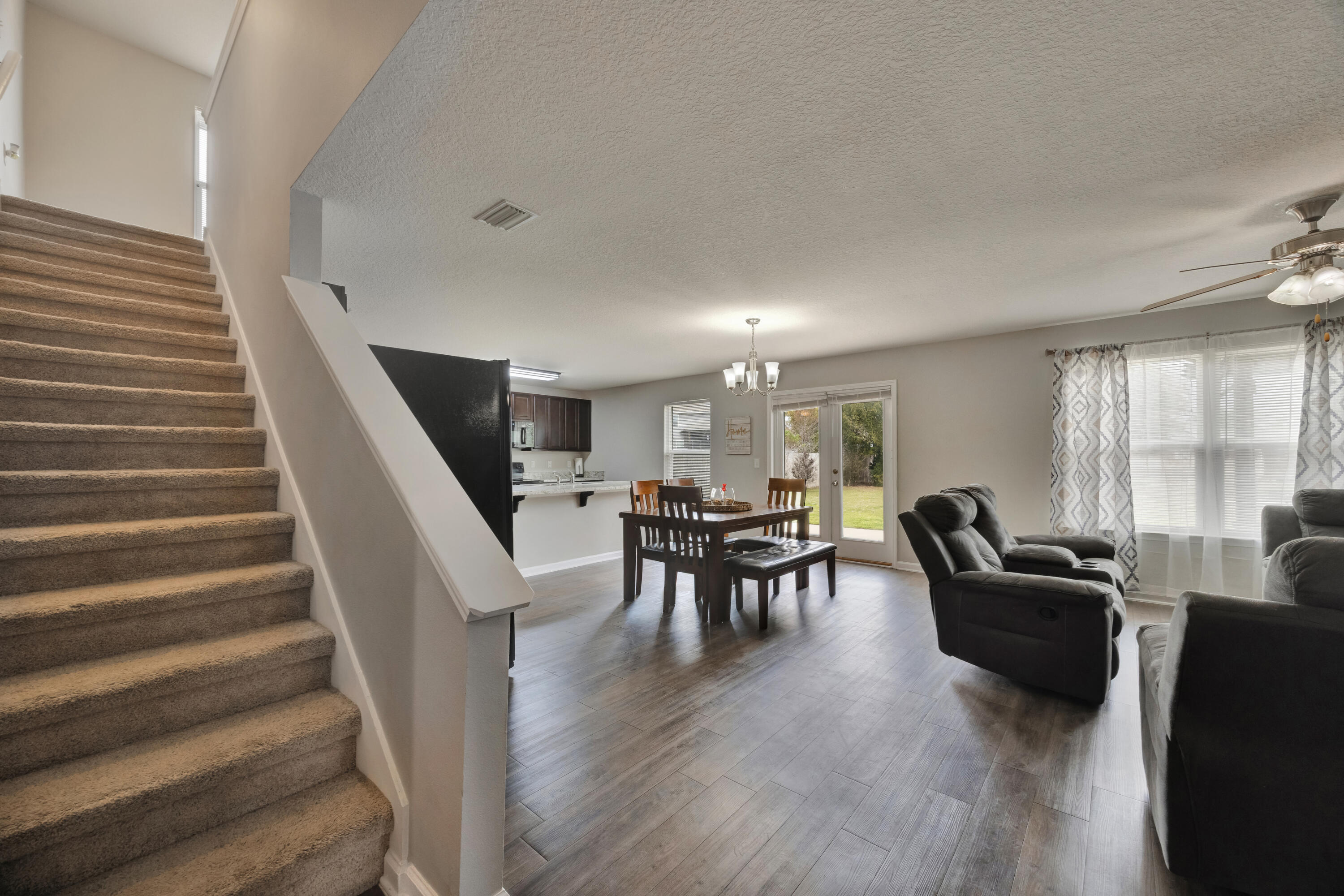 PARTRIDGE HILLS LOT 21 BLK E - Residential