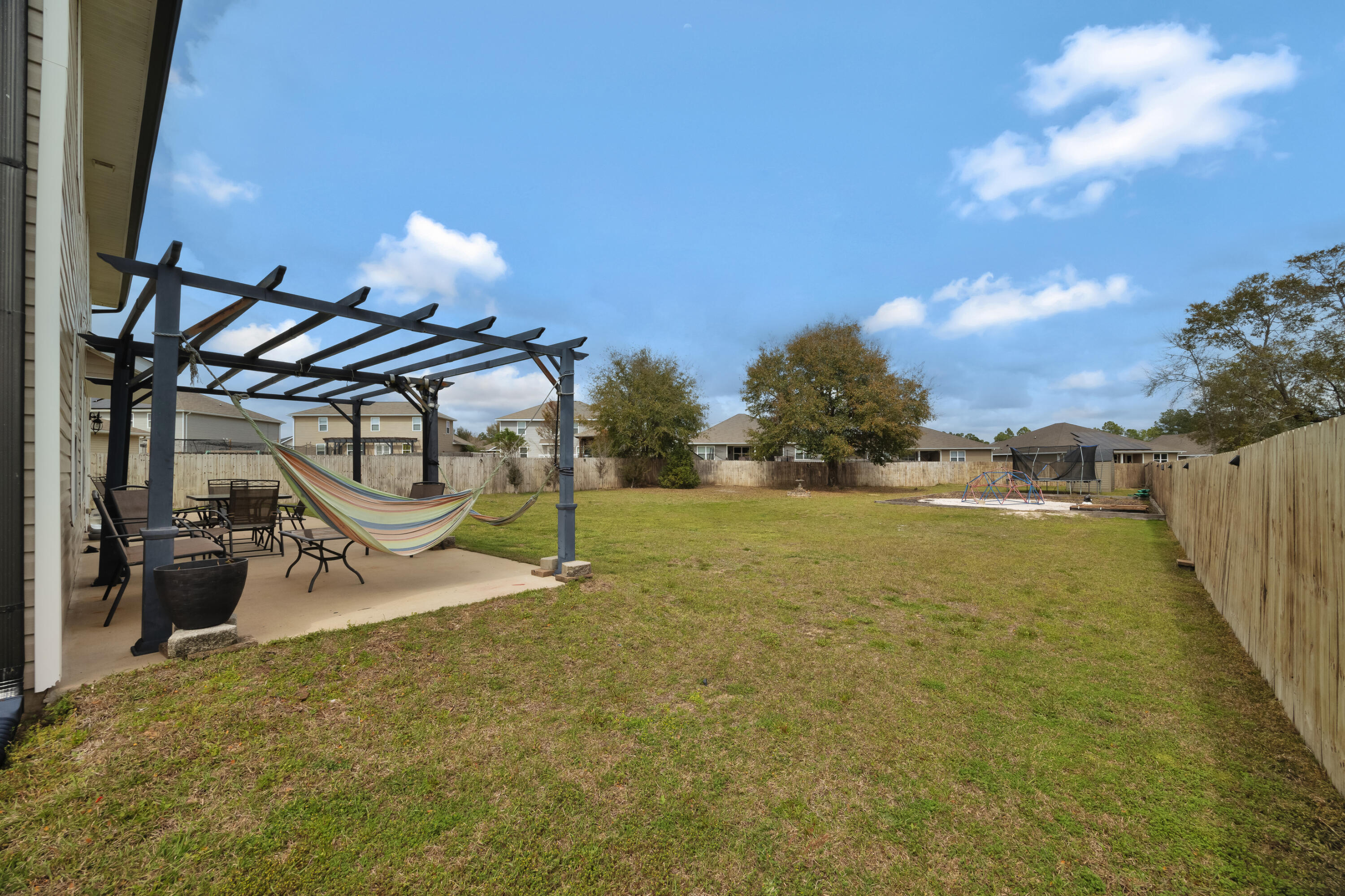 PARTRIDGE HILLS LOT 21 BLK E - Residential