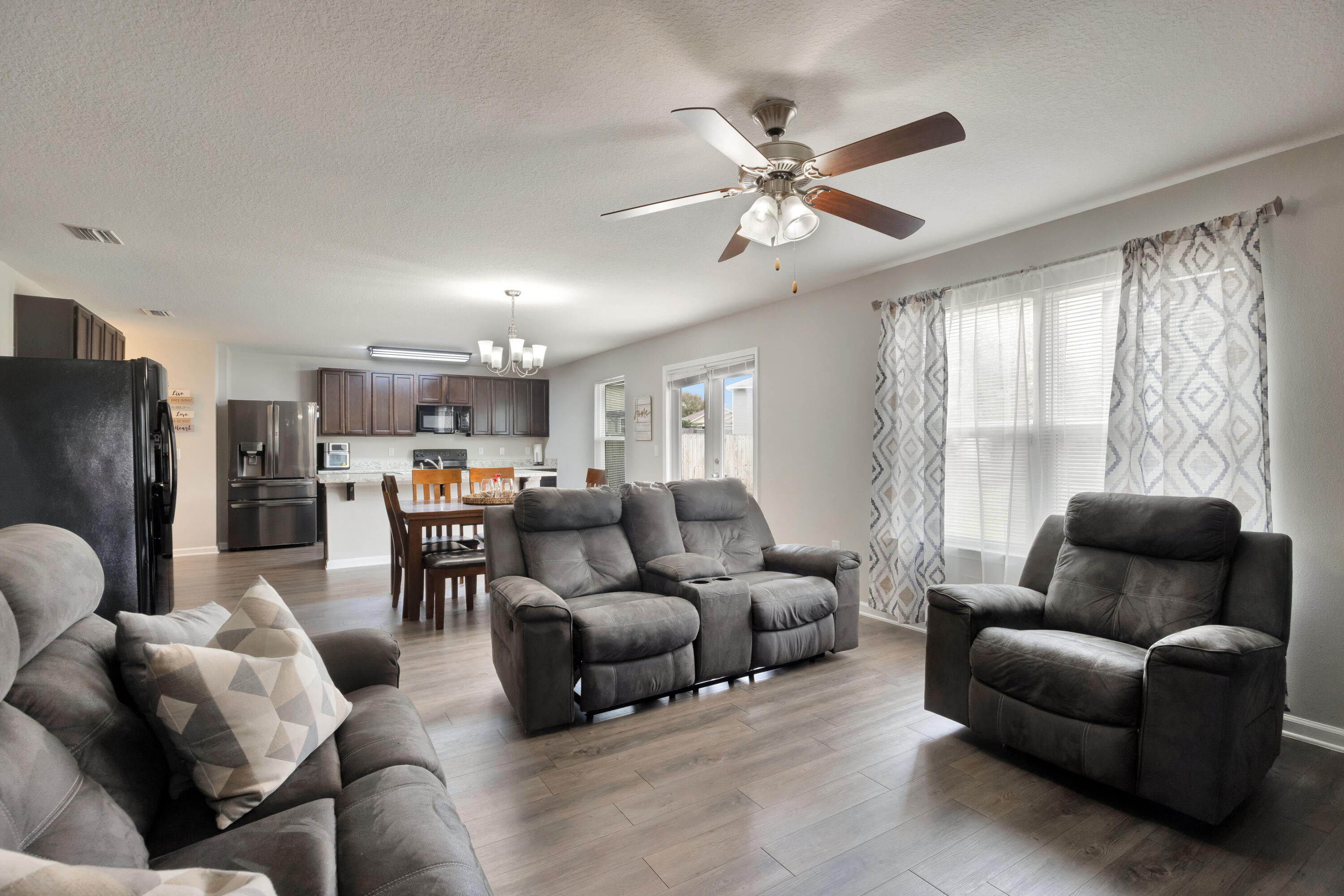 PARTRIDGE HILLS LOT 21 BLK E - Residential