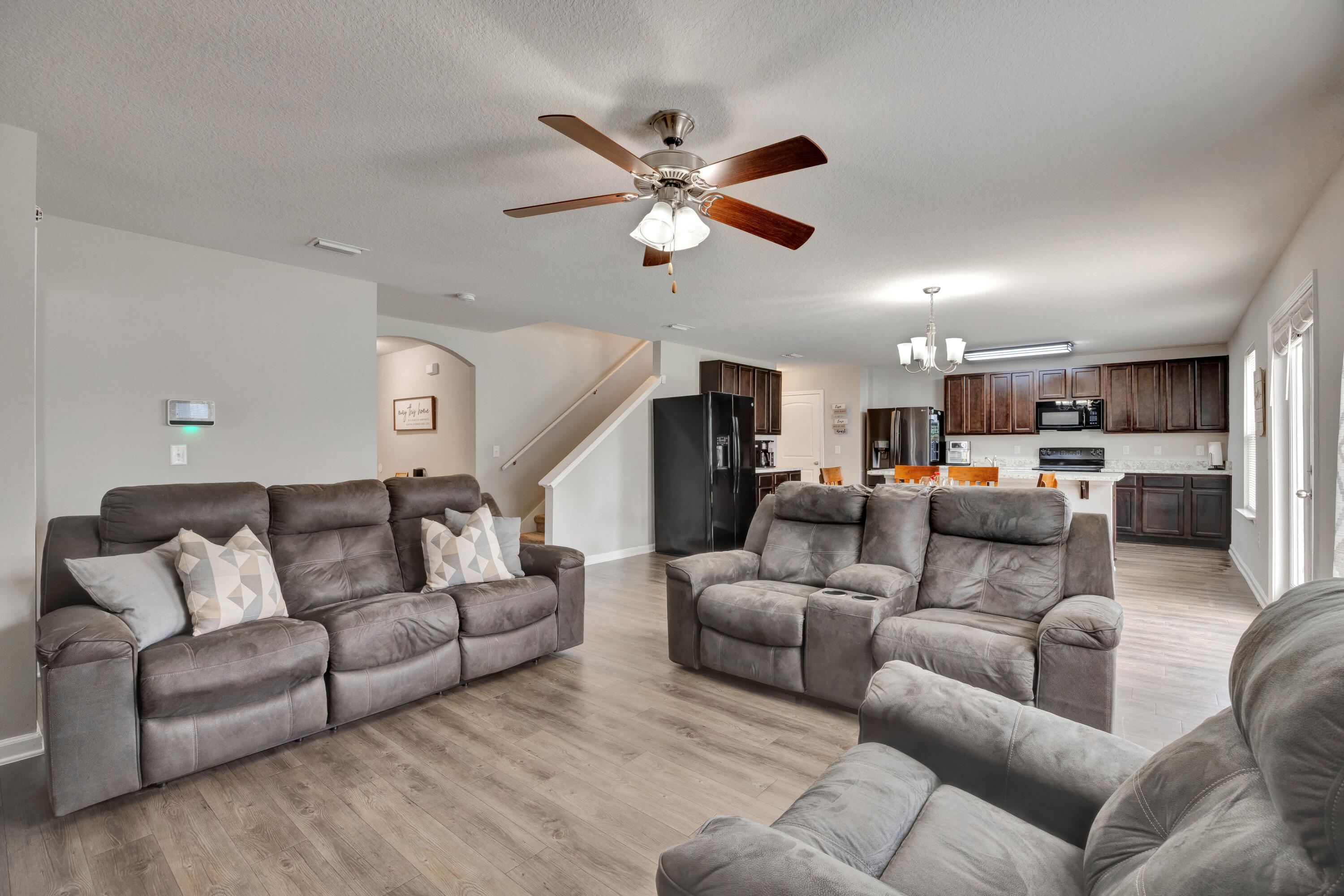 PARTRIDGE HILLS LOT 21 BLK E - Residential