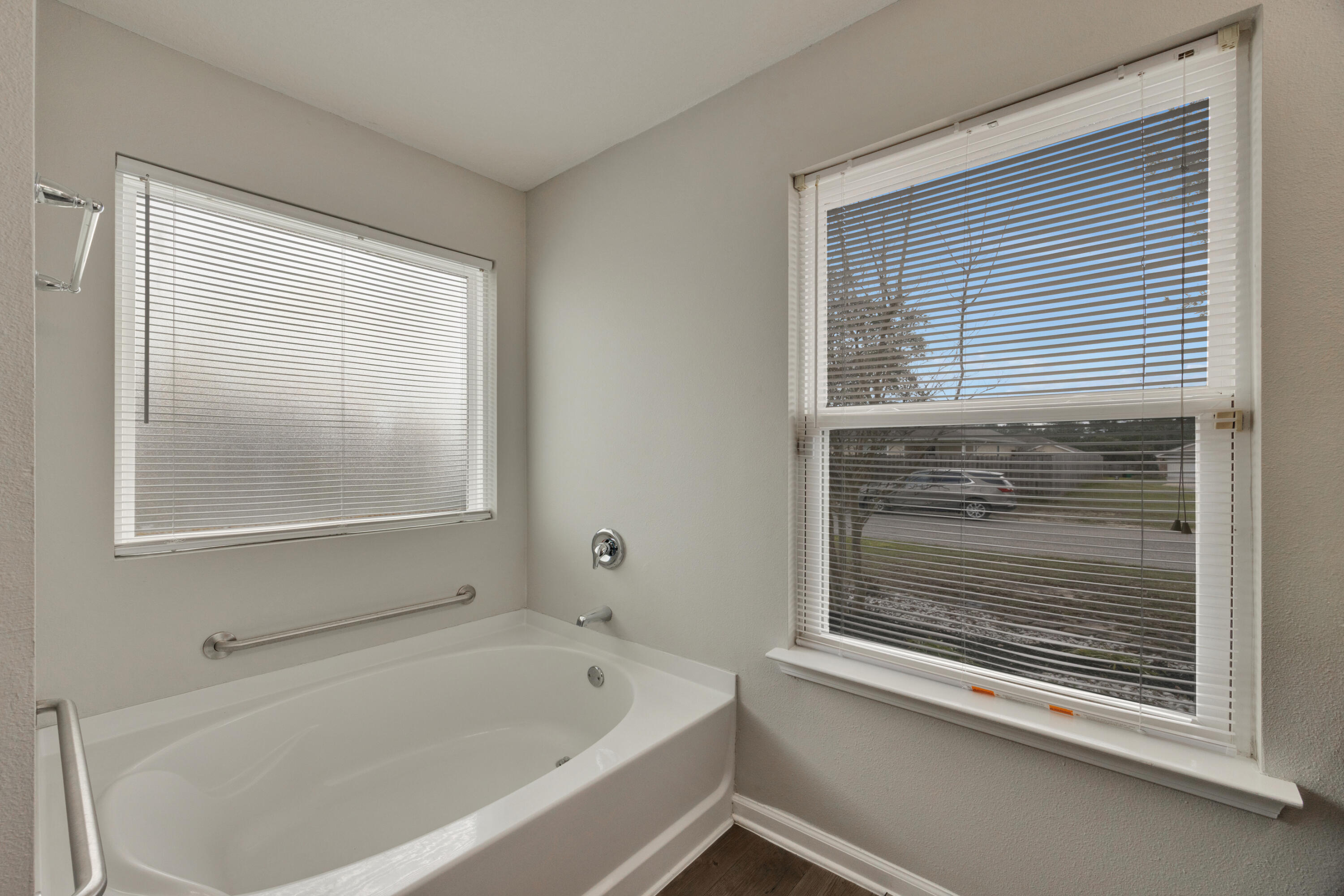 PARTRIDGE HILLS LOT 21 BLK E - Residential
