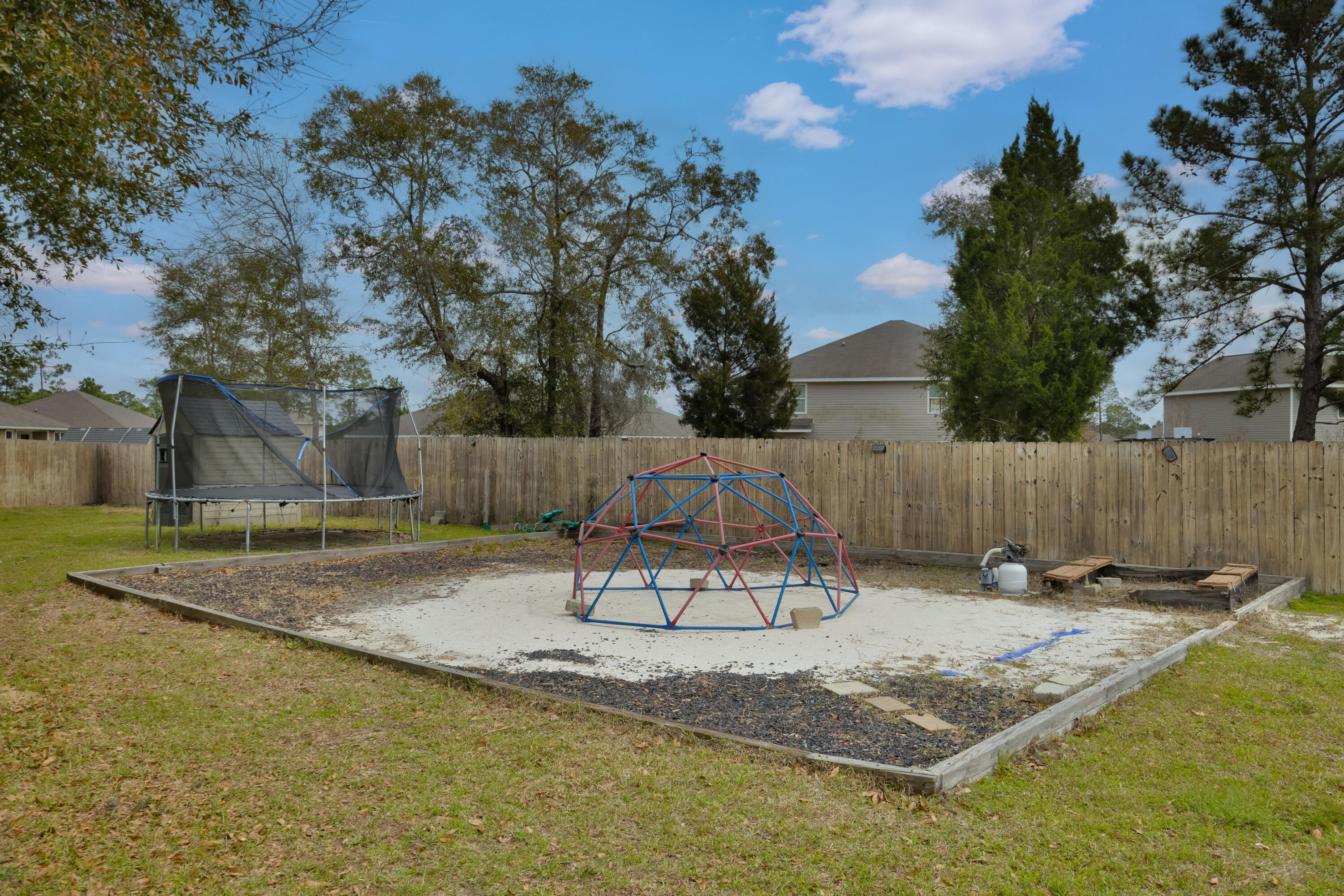 PARTRIDGE HILLS LOT 21 BLK E - Residential