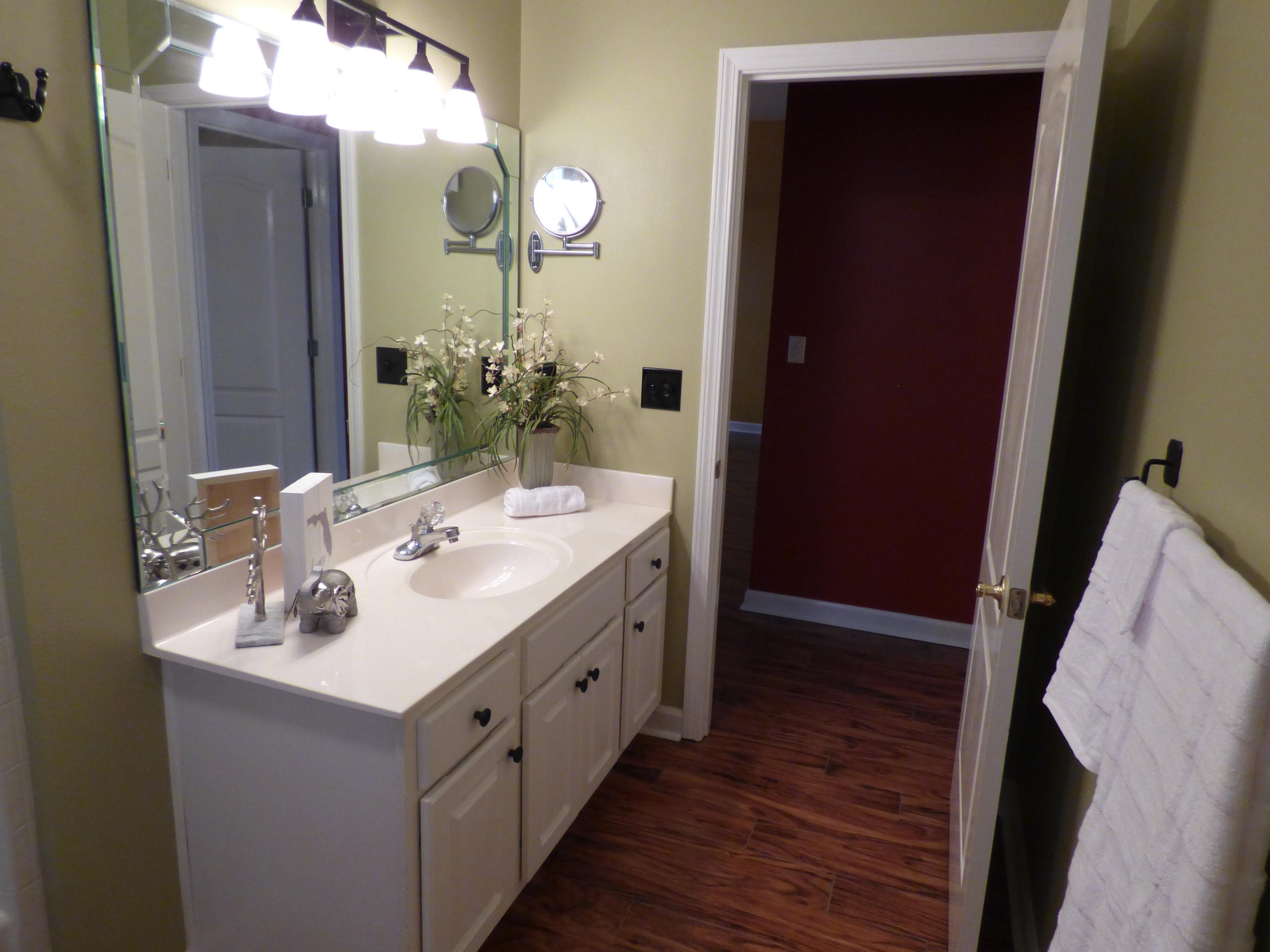 NORTH RIDGE CREEK S/D 1ST ADDN - Residential