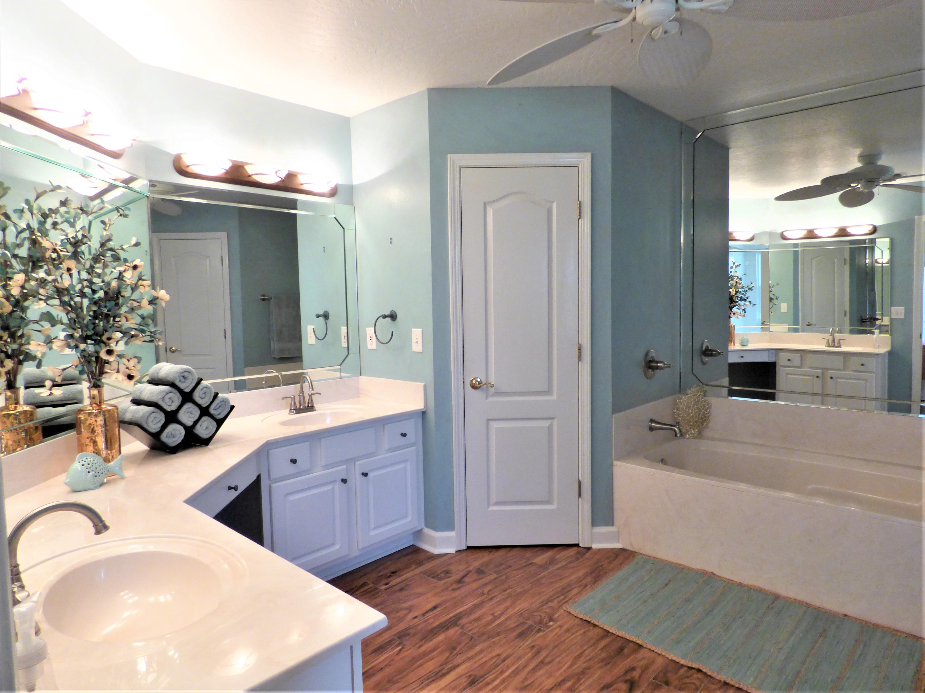 NORTH RIDGE CREEK S/D 1ST ADDN - Residential