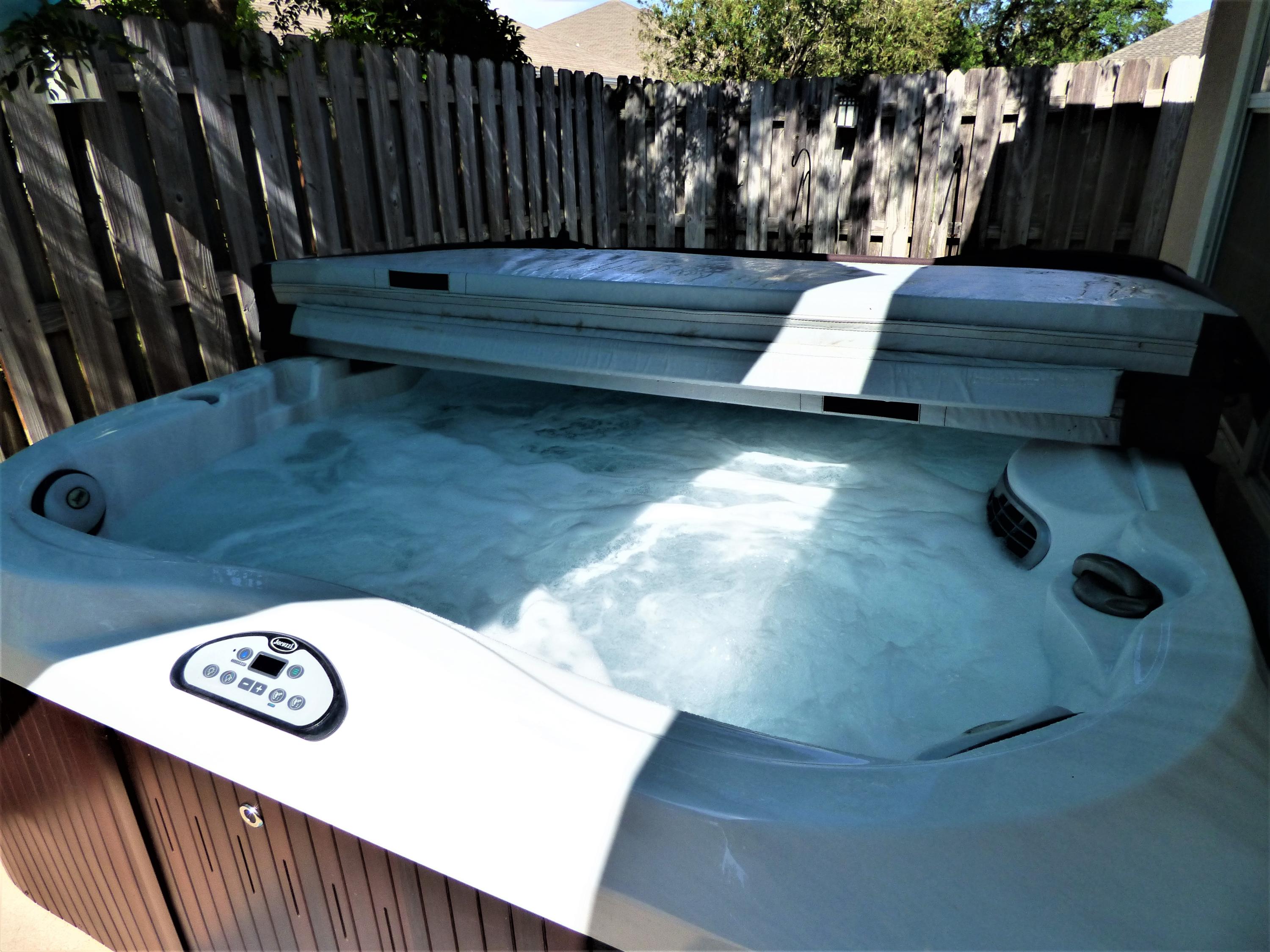 NORTH RIDGE CREEK S/D 1ST ADDN - Residential