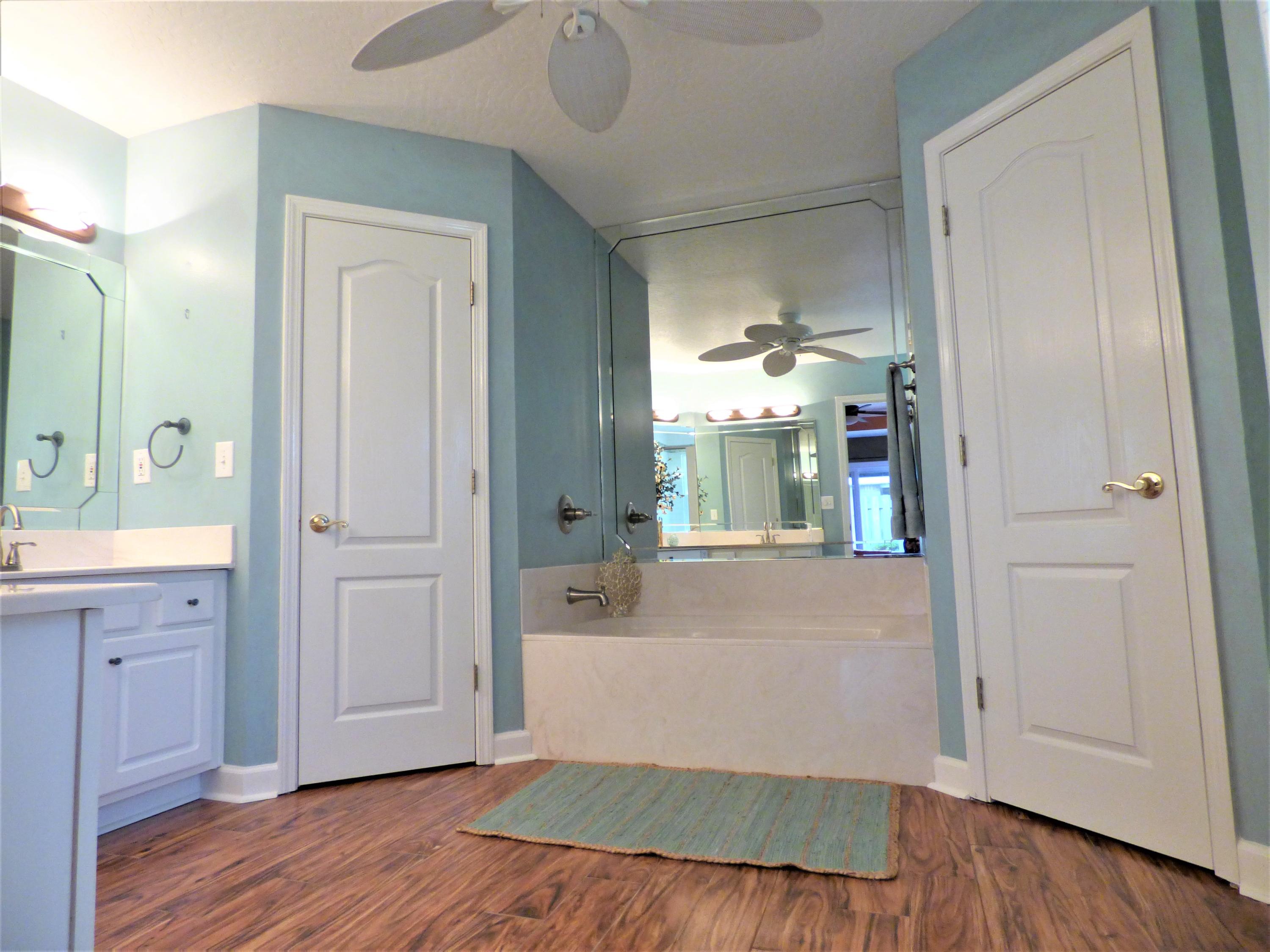 NORTH RIDGE CREEK S/D 1ST ADDN - Residential