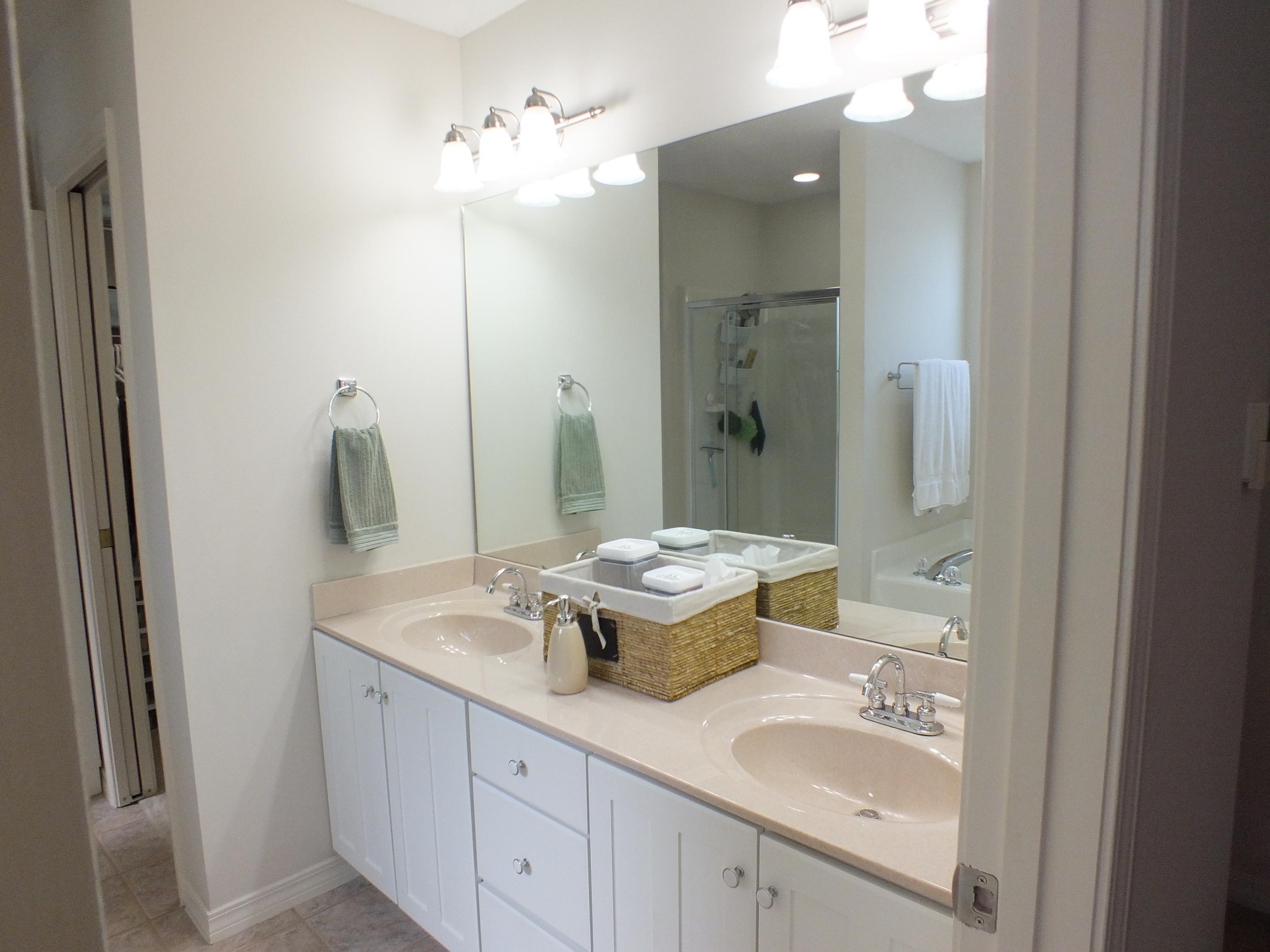 OAK PARK ESTATES - Residential