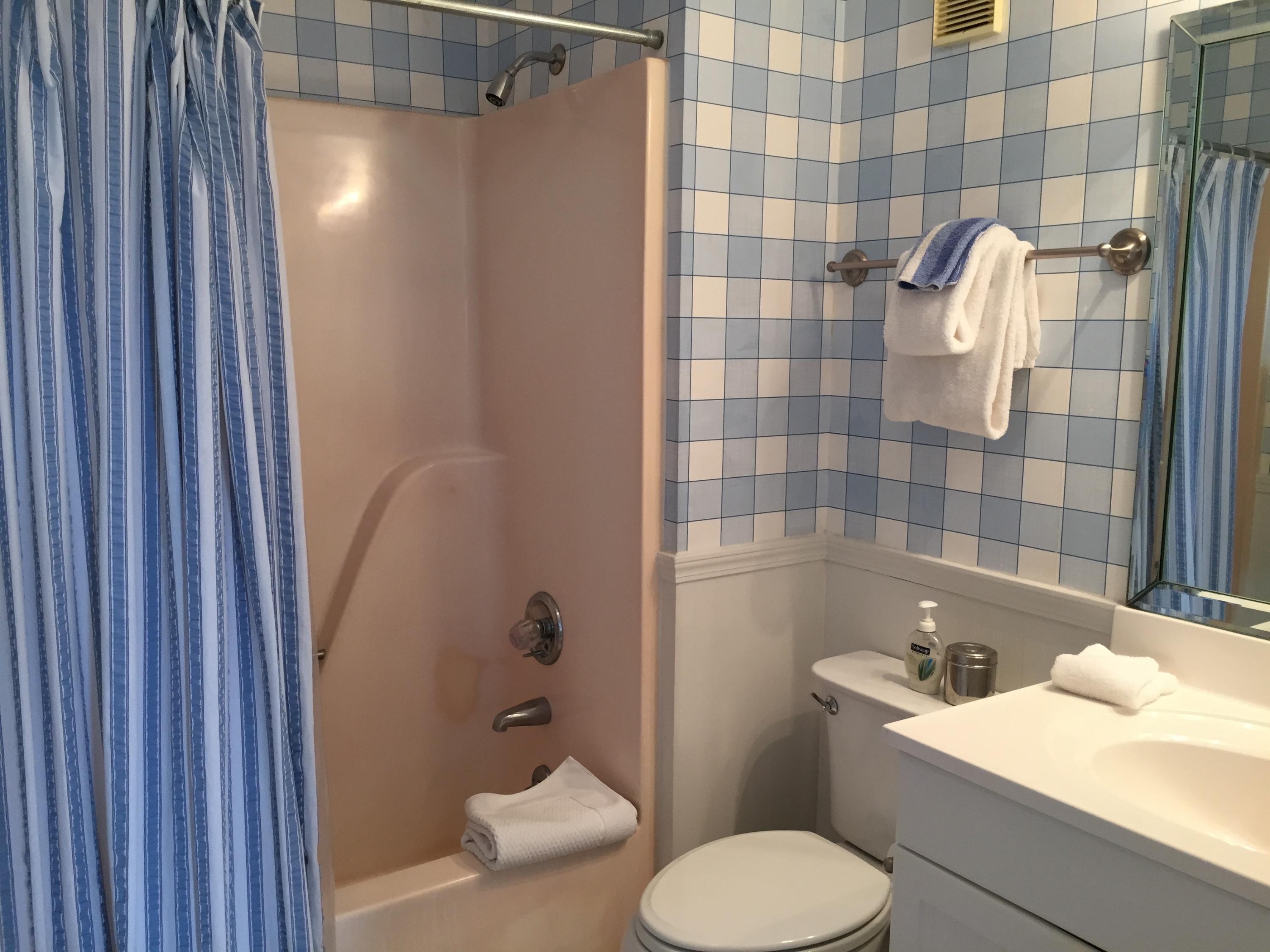 POOLSIDE VILLAS CONDO - Residential