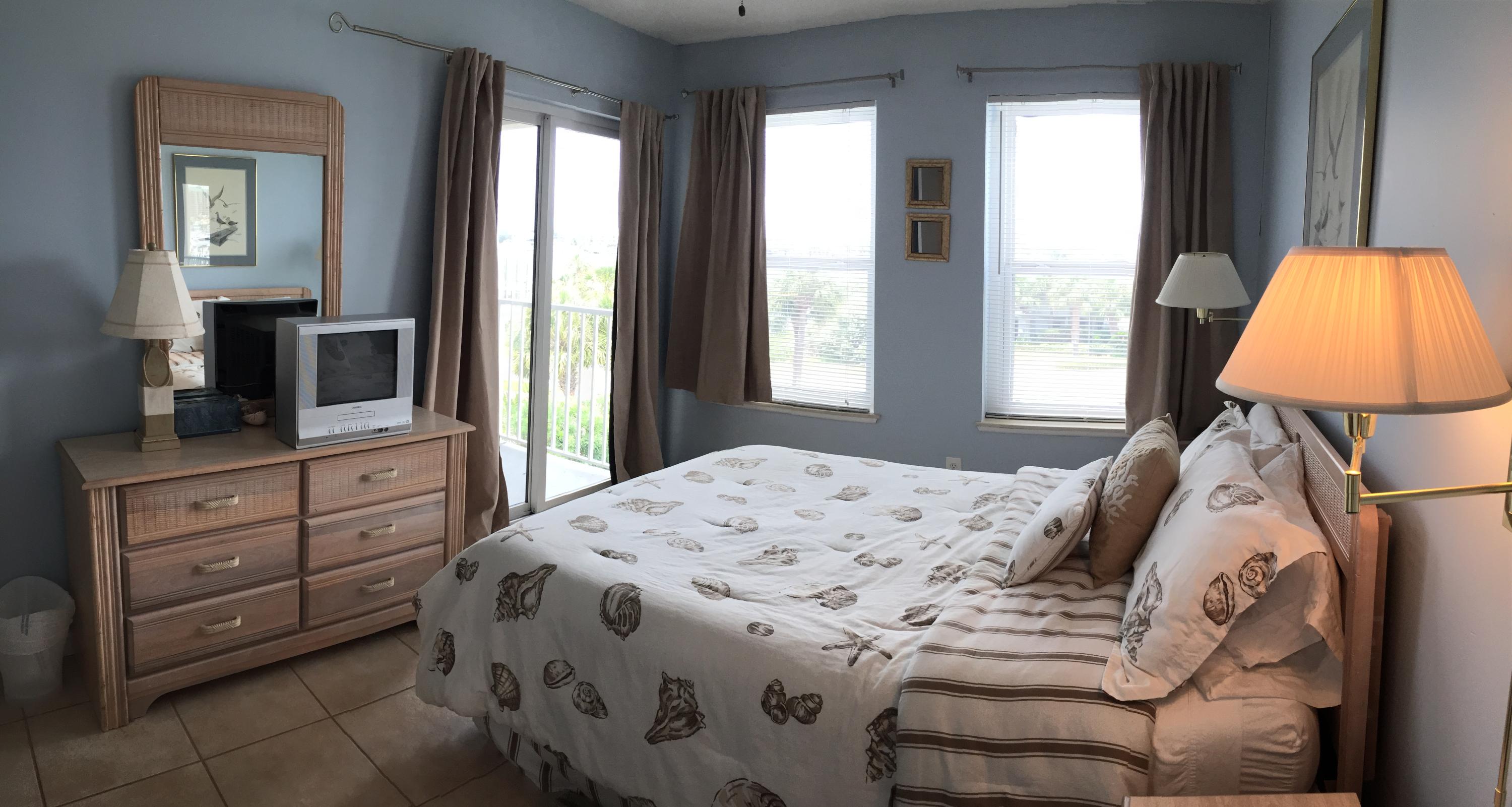 POOLSIDE VILLAS CONDO - Residential