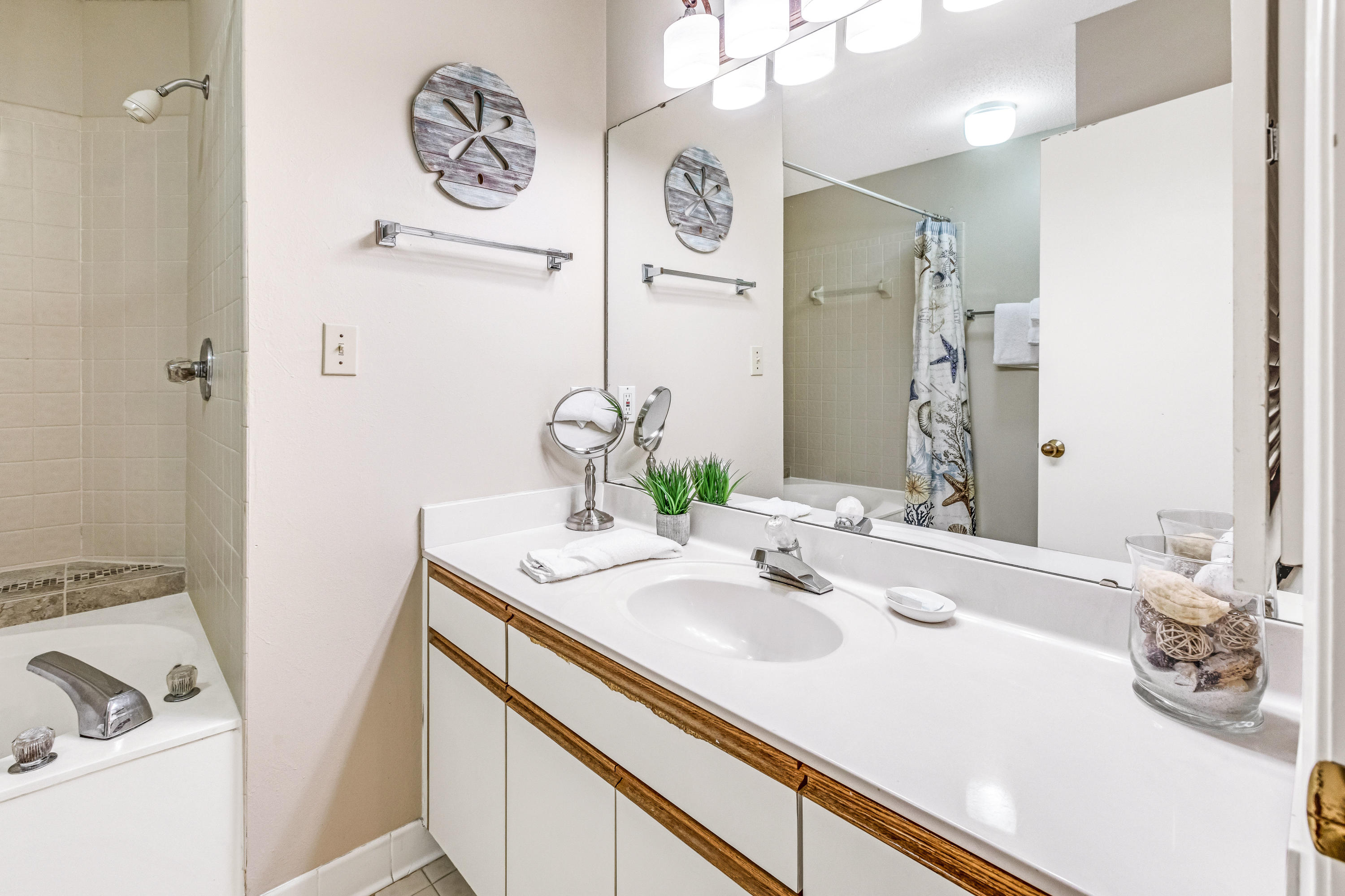 HIDDEN DUNES BEACH COTTAGES 2 - Residential